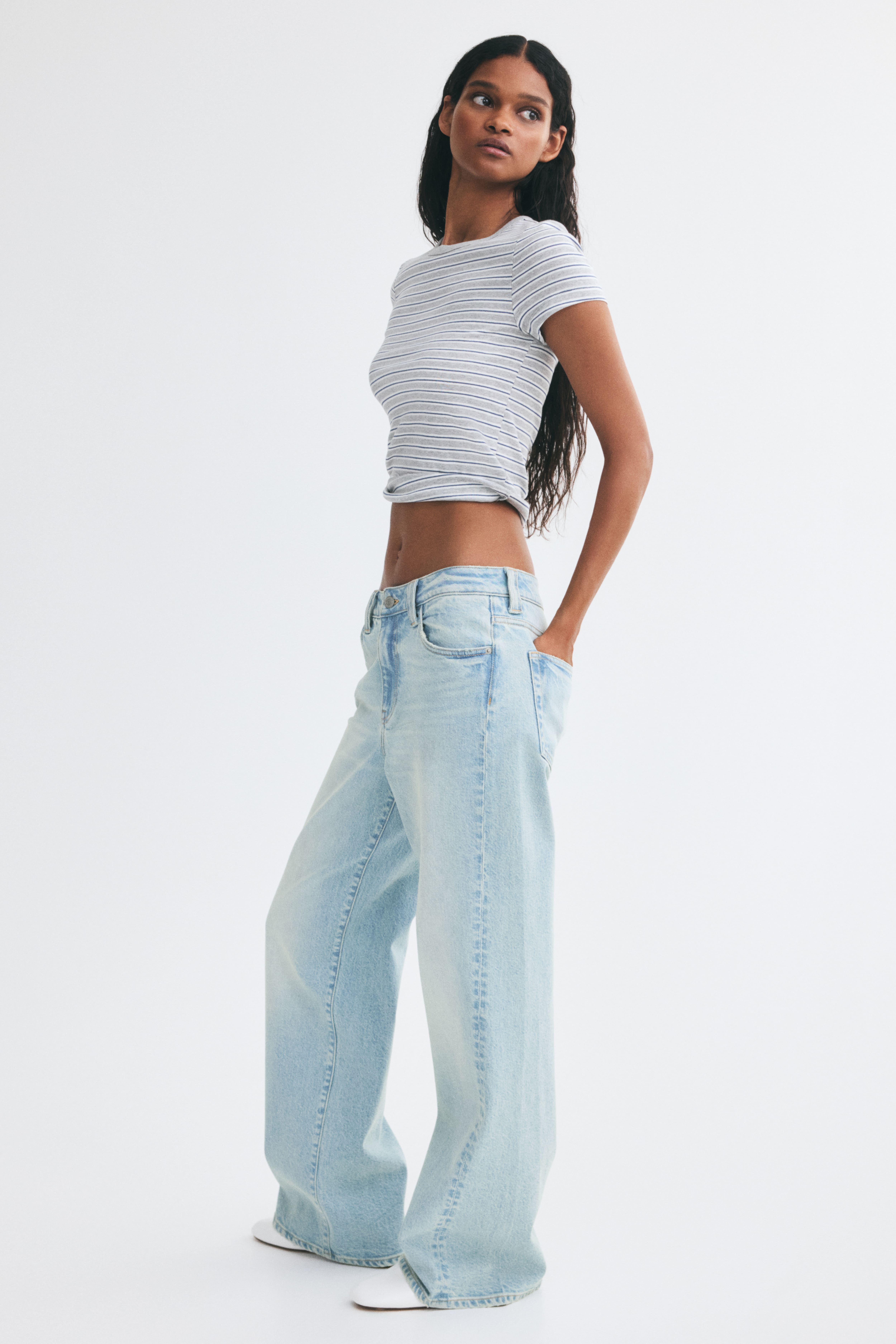 Wide-Leg High-Waist Jeans