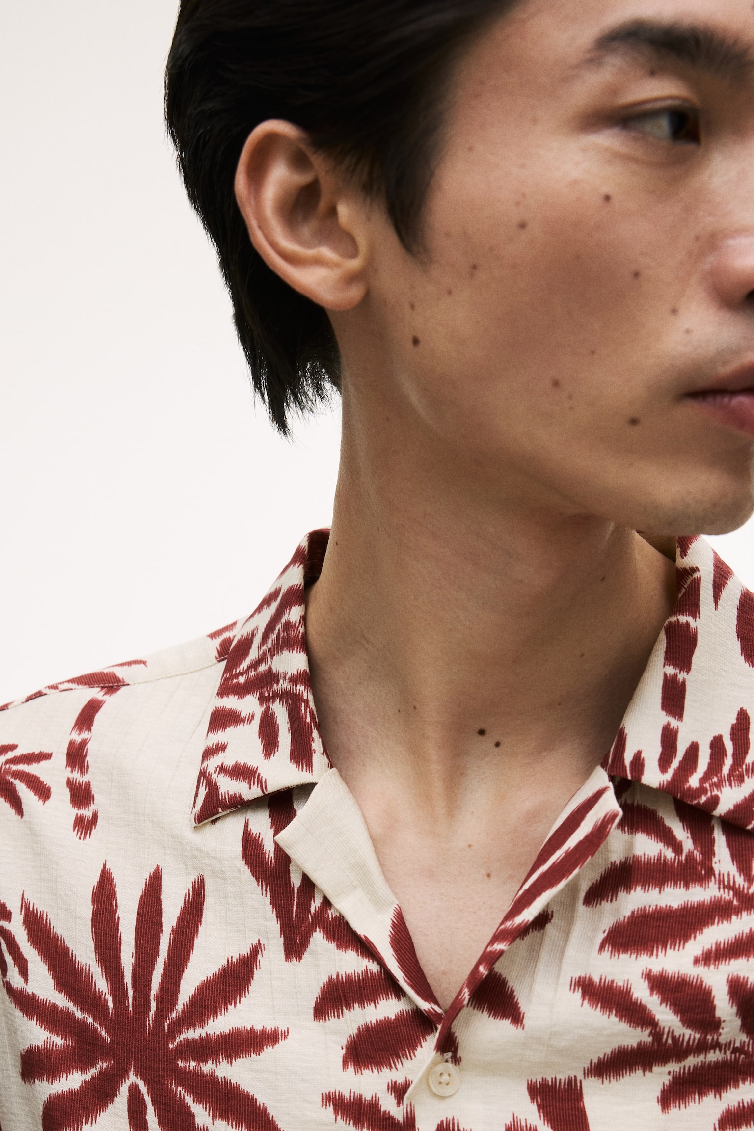 Camisa resort texturizada Regular Fit - Blanco/Rojo floreado/Blanco/Flores verdes/Azul marino/Floreado - 3