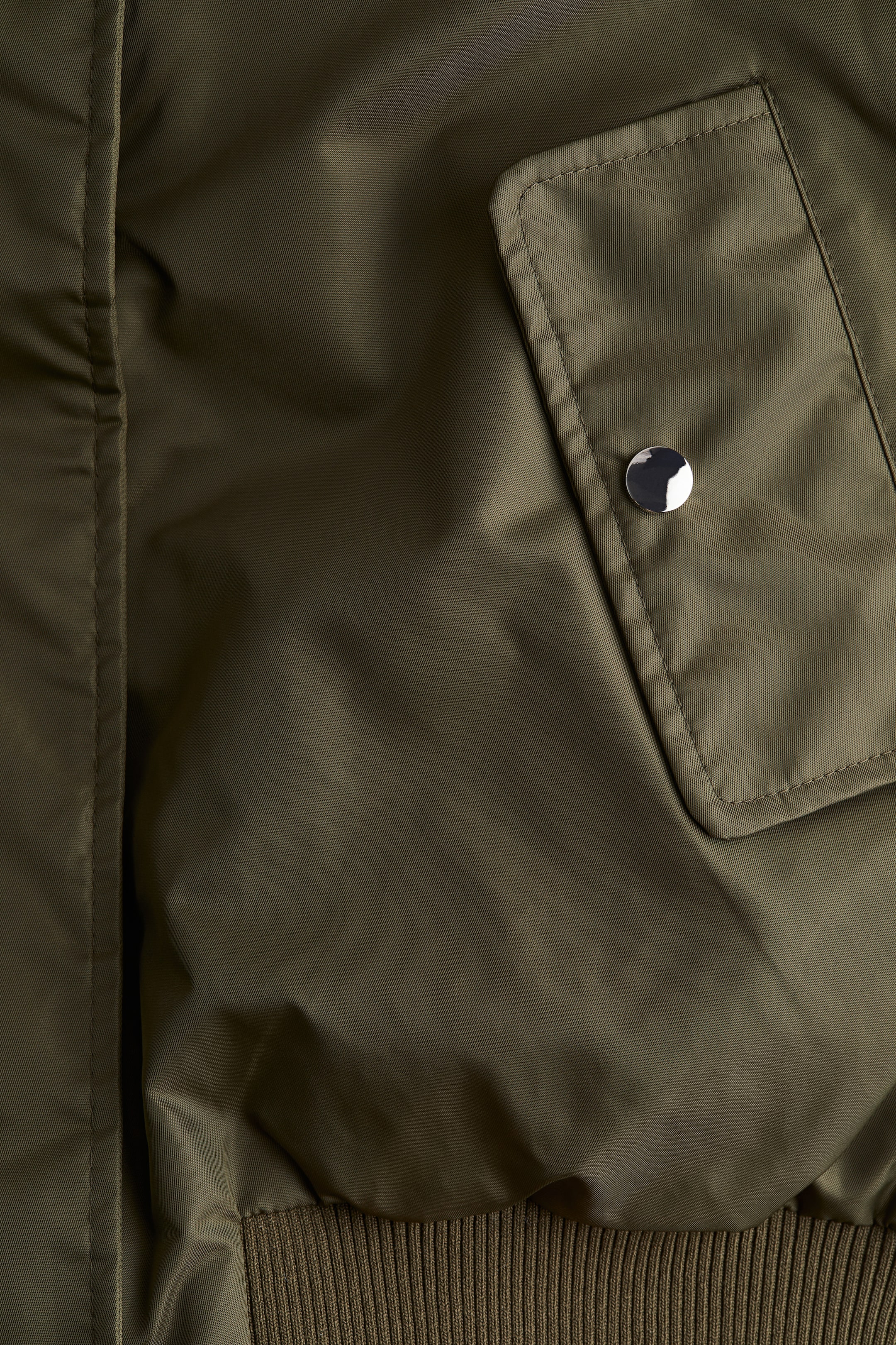 Agrandir l'image: Bomber oversize matelassé - Vert kaki foncé - FEMME | H&M CH 8