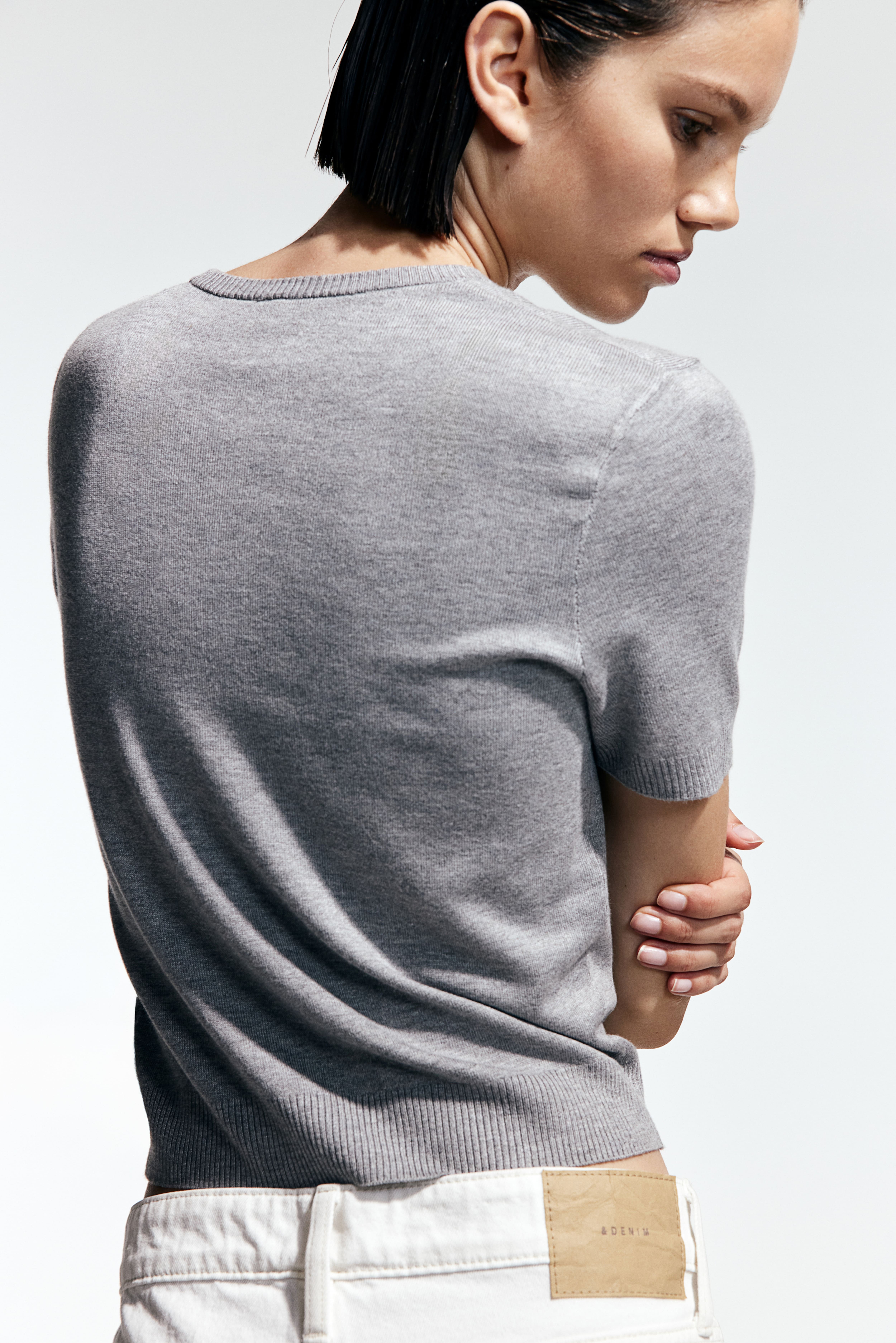 Newest Gray top knit tee