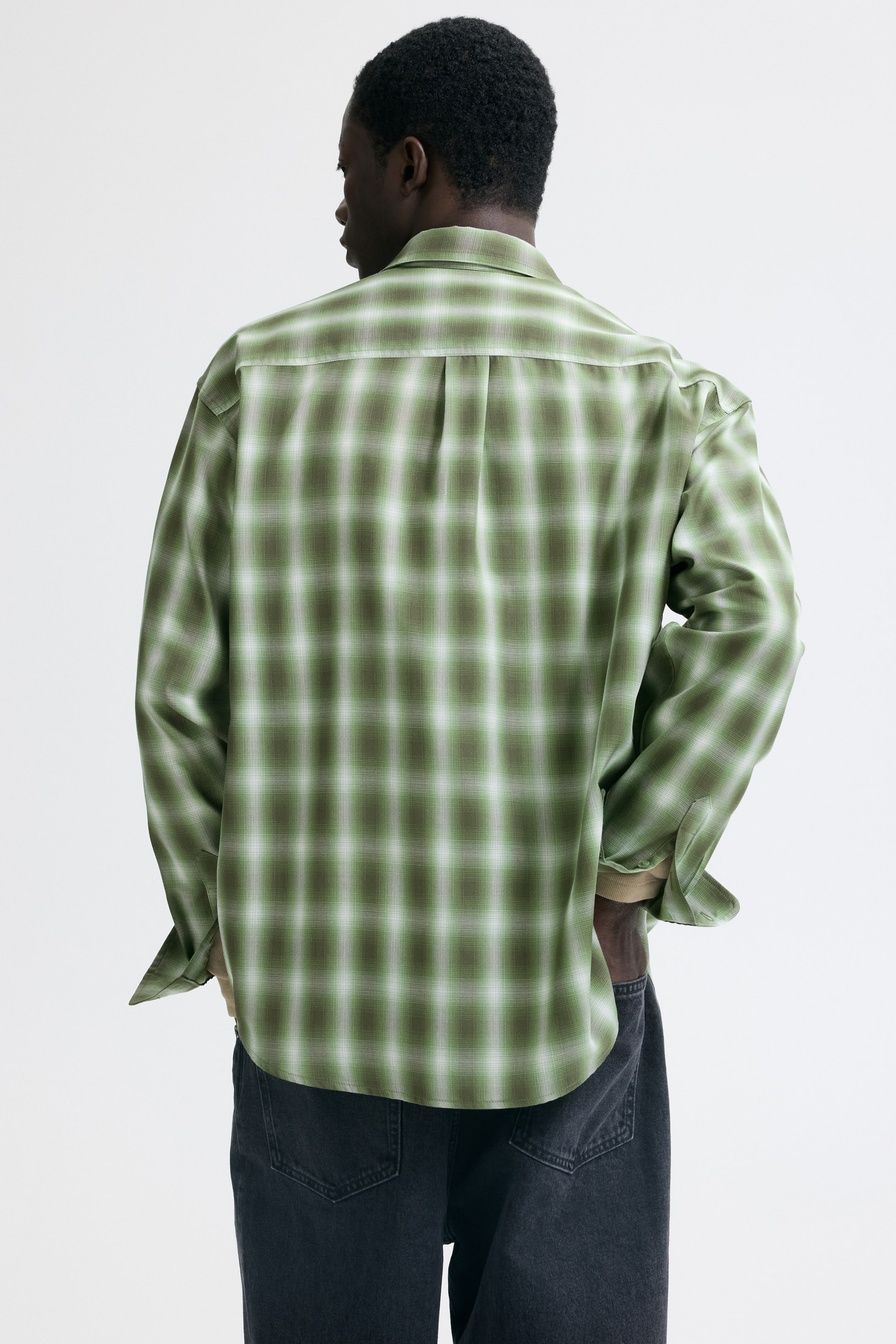 View larger image: Relaxed-Fit Shirt - Khaki green/Checked - Men | H&M CA 4