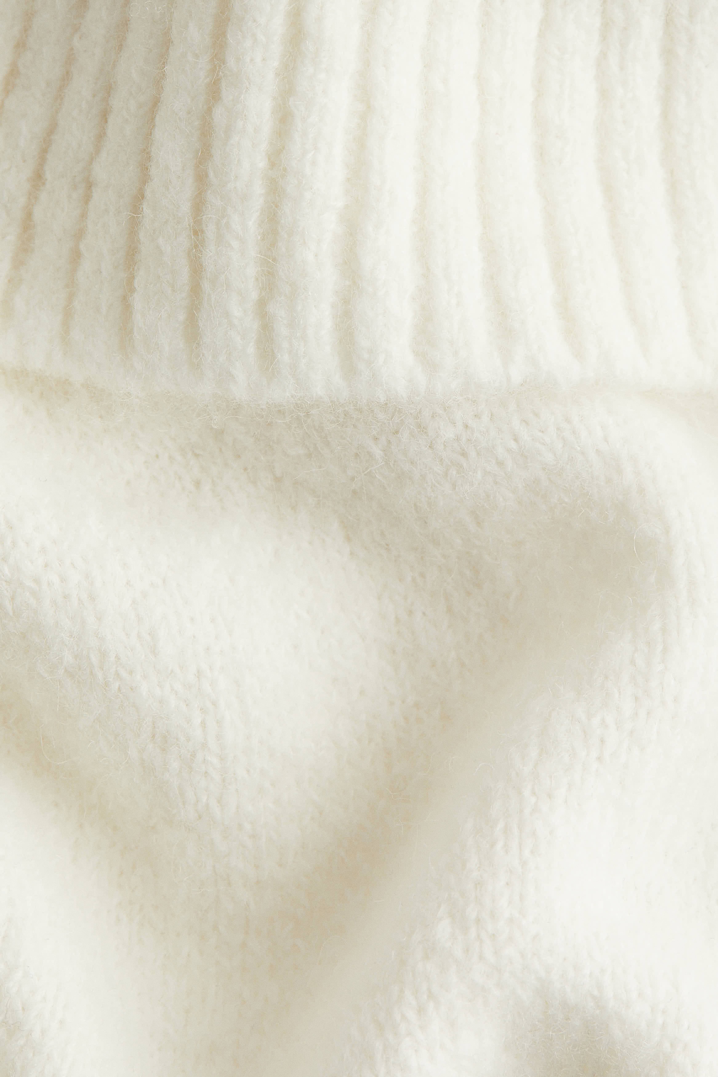 Off-the-shoulder jumper