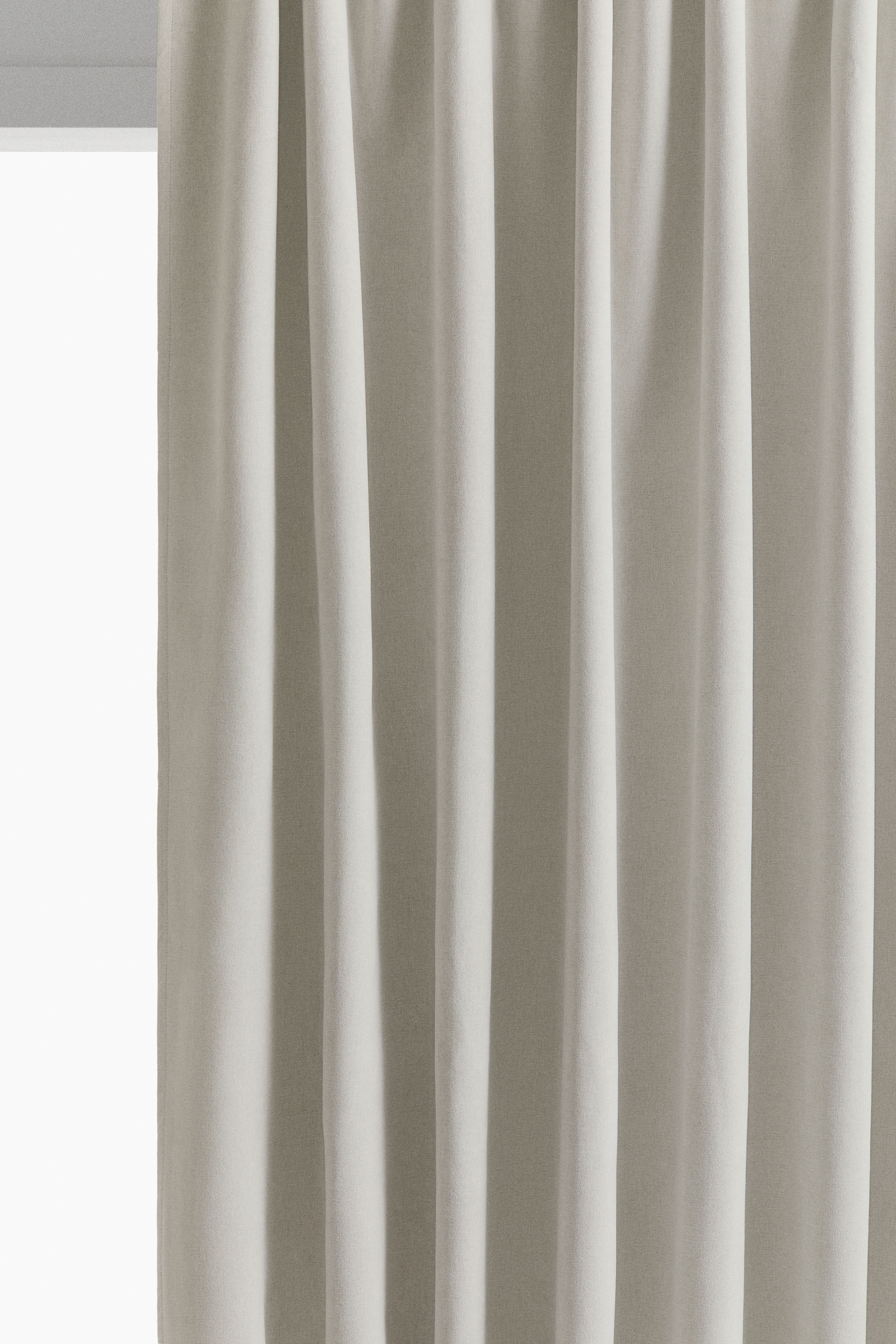 Single-Pack Long and Wide Blackout Curtain