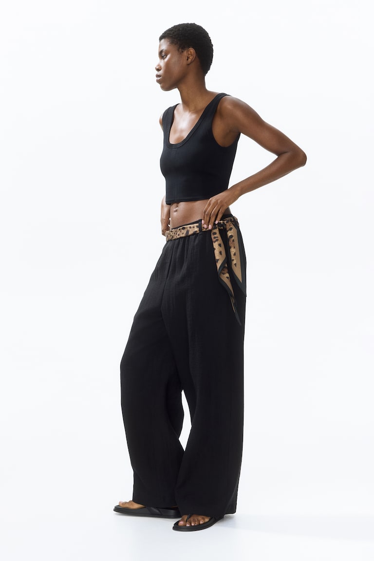 Pantalone od mešavine lana s ukrasnom maramom