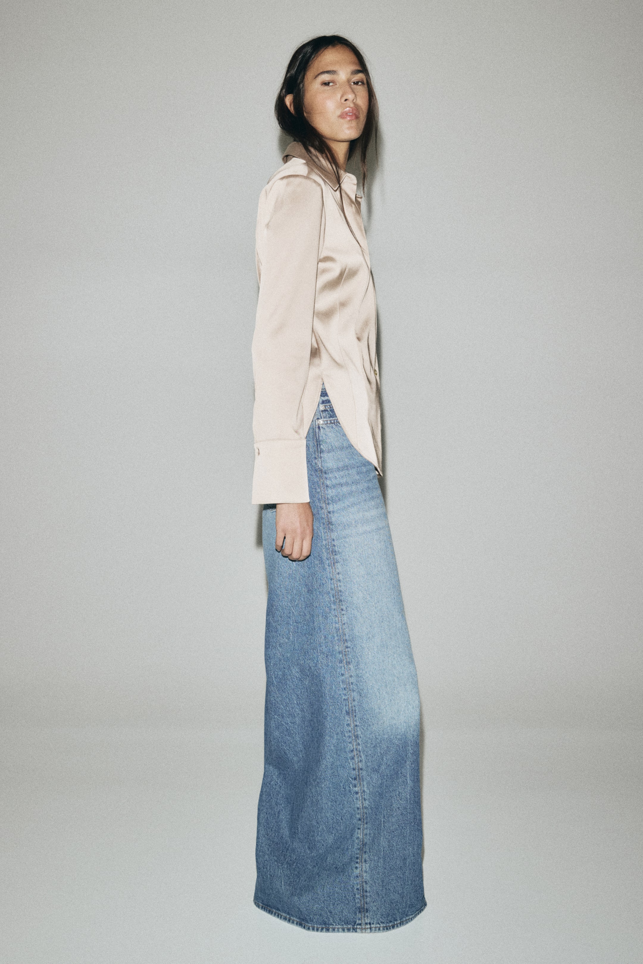 Zobraziť väčší obrázok: Priliehavá keprová košeľa - Béžová - ŽENY | H&M SK 3