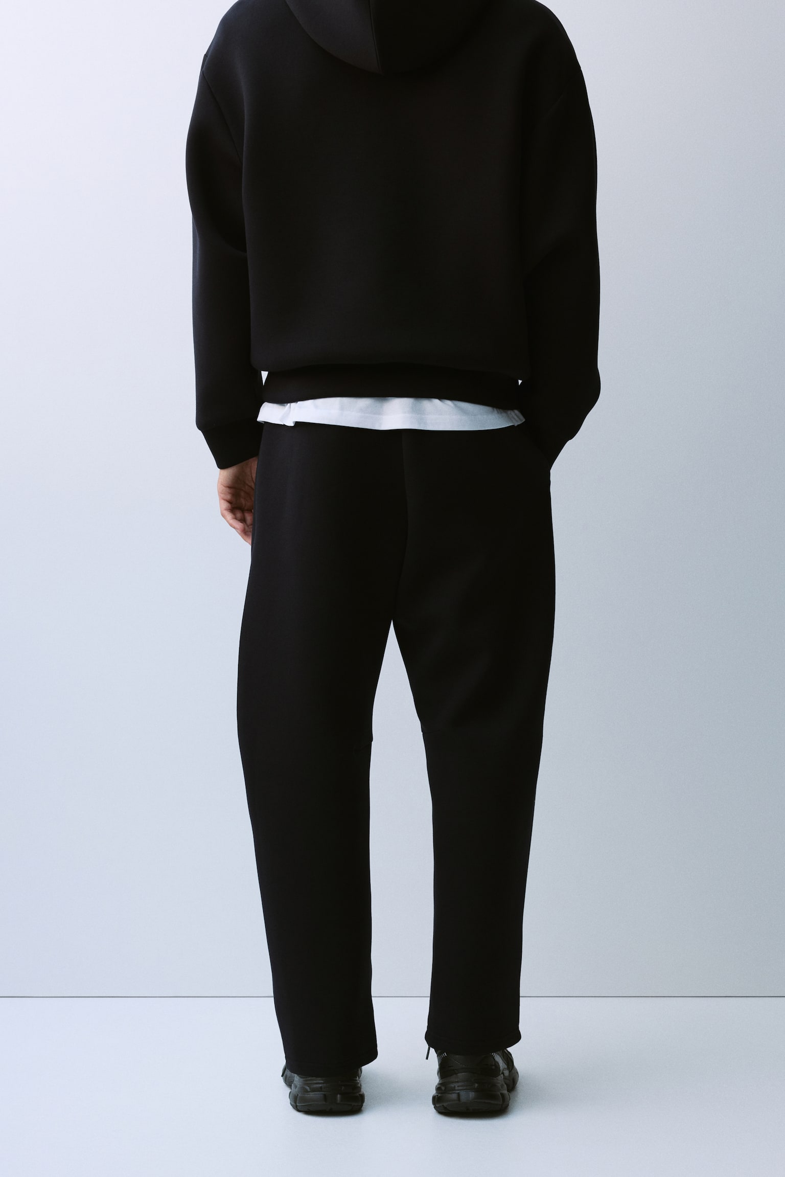 Мужские брюки H&M Move Loose-Fit Barrel-Leg Sports Joggers with DryMove™, цвет: Чёрный — фото 5
