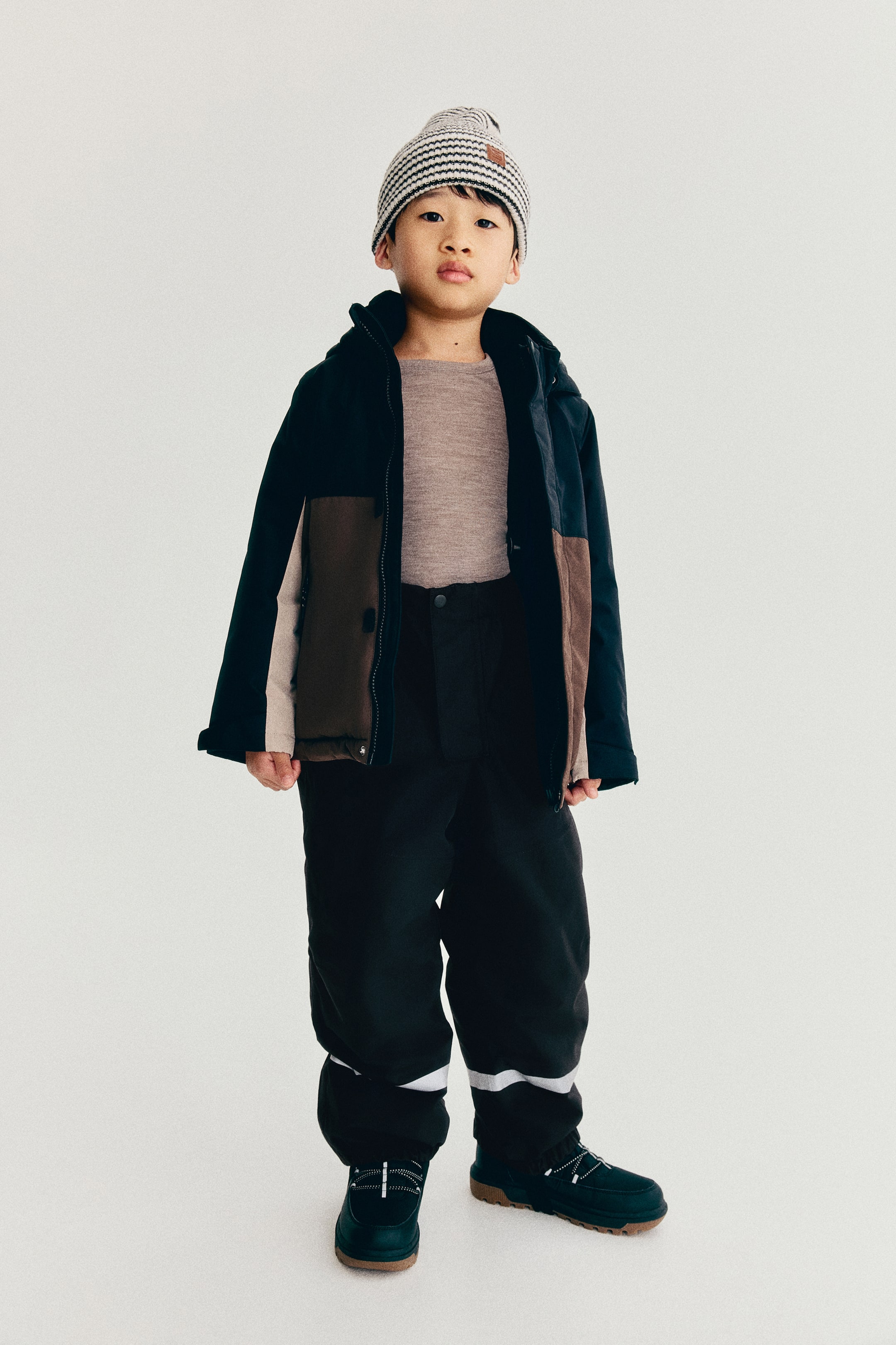 View larger image: Waterproof room-to-grow outdoor trousers - Black - Kids | H&M 1