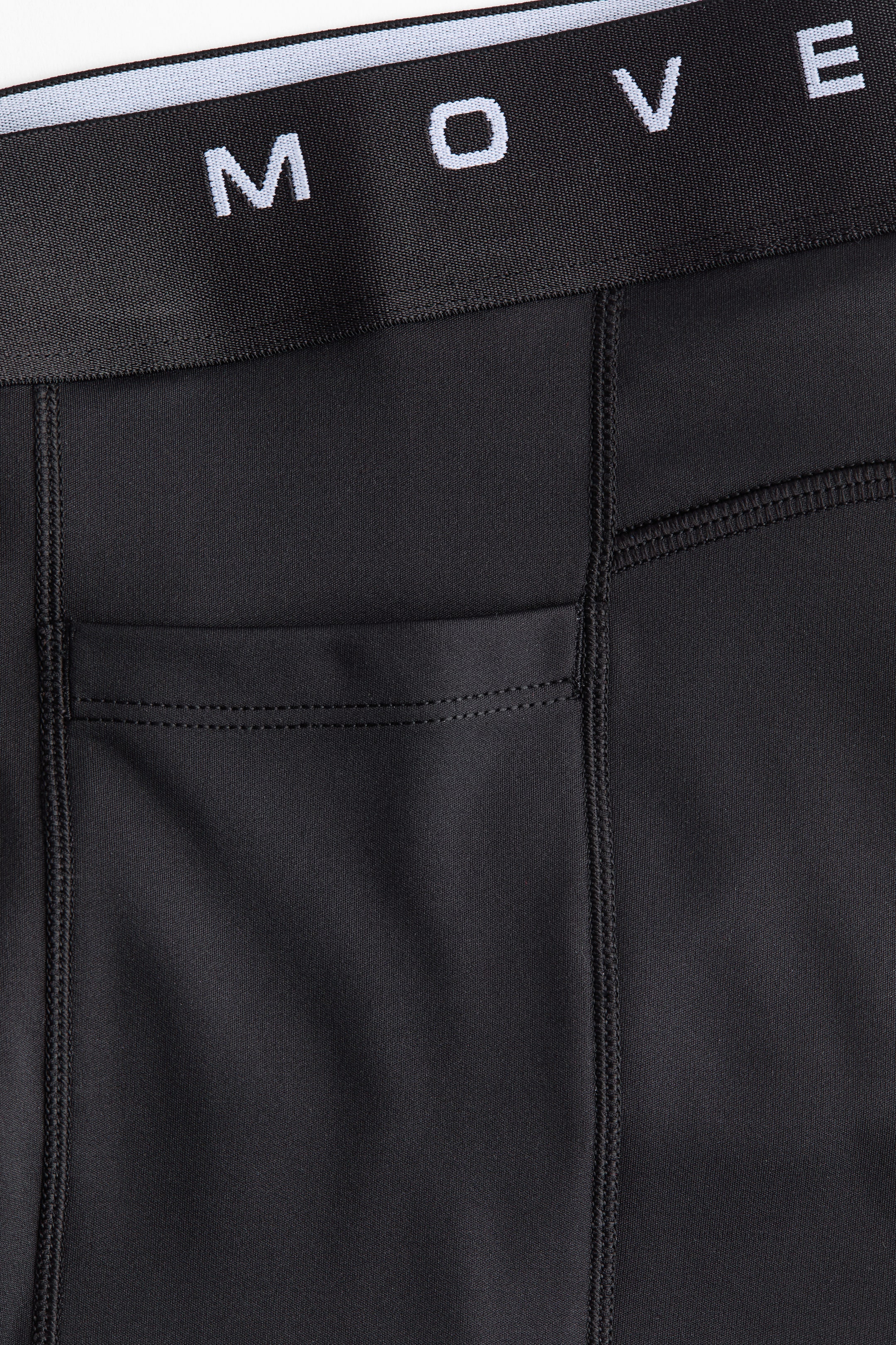 Fitted Sports Shorts with DryMove™