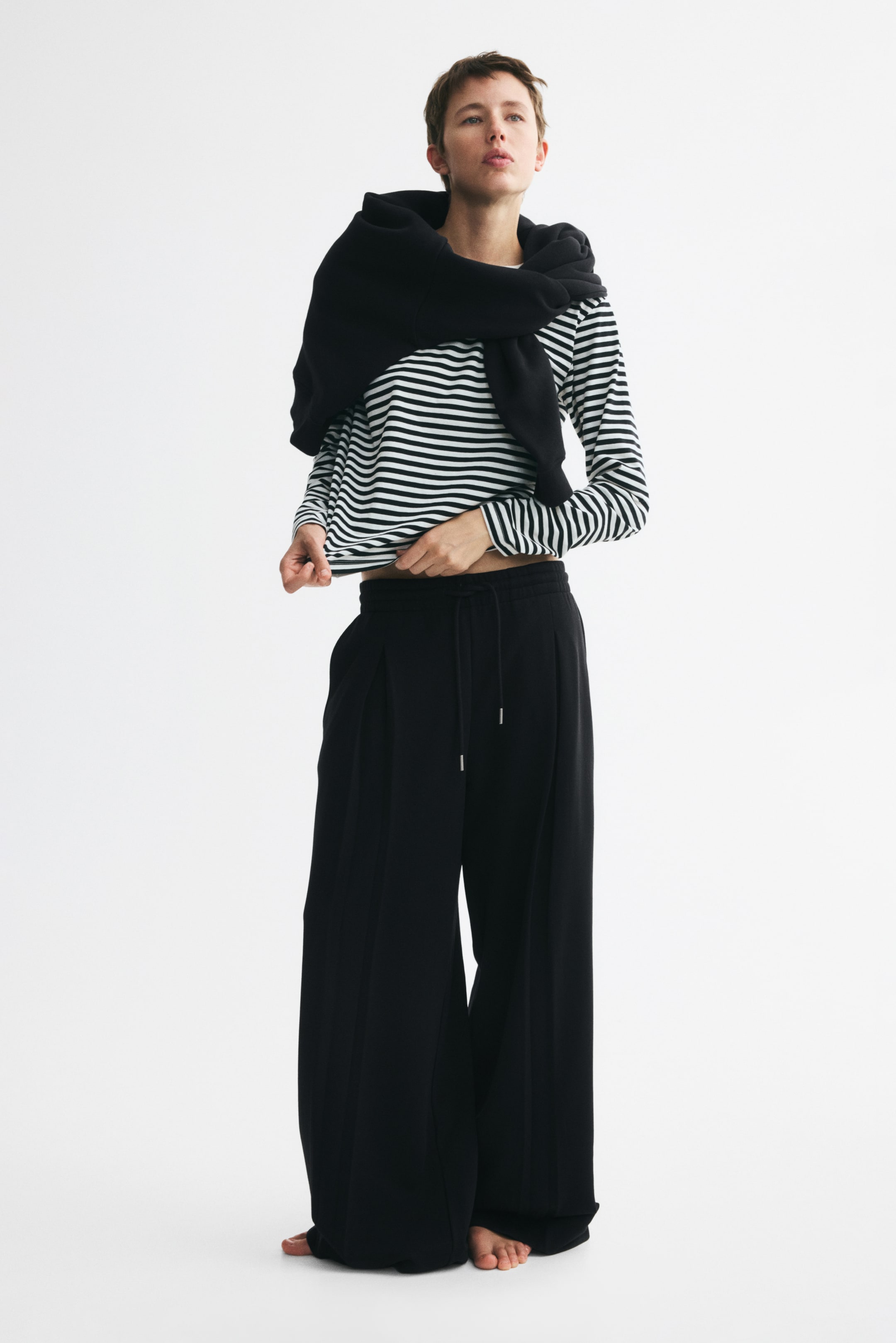 Grotere afbeelding bekijken: Plooibroek met drawstring - Zwart - DAMES | H&M NL 1