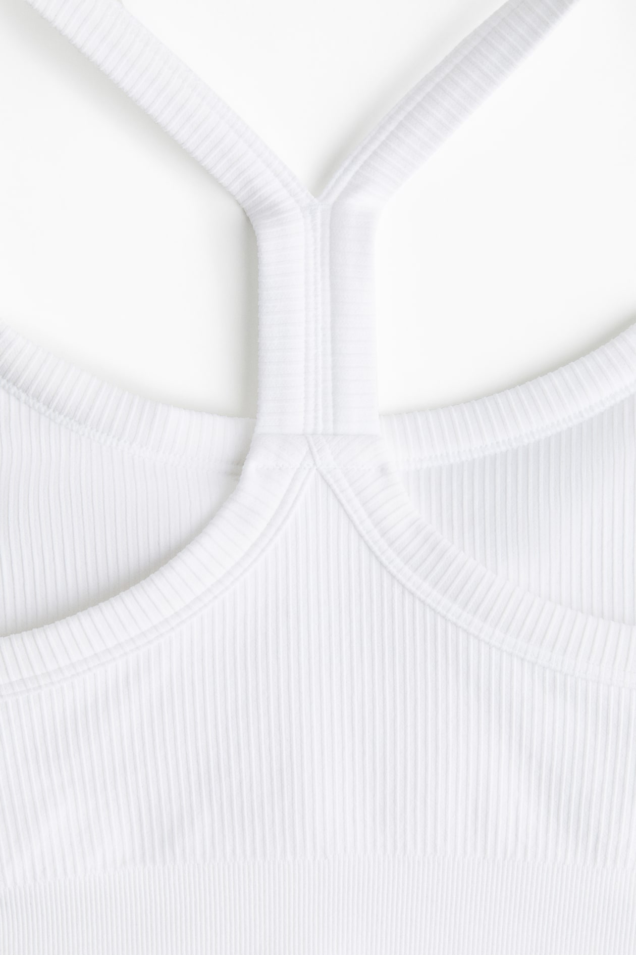 Seamless Medium-Support Sports Bra with DryMove - image 4