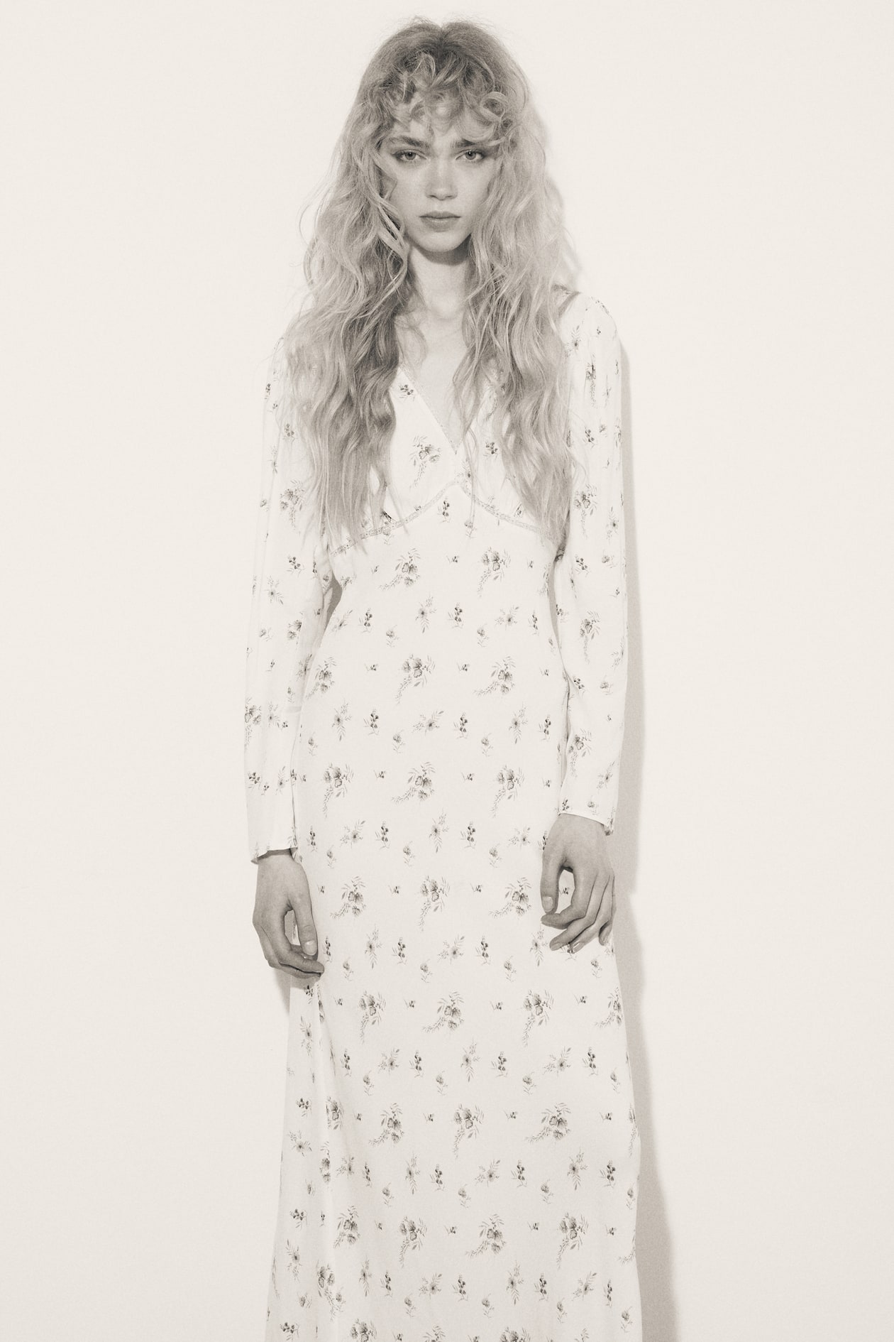 Long-Sleeved Viscose Dress - image 4
