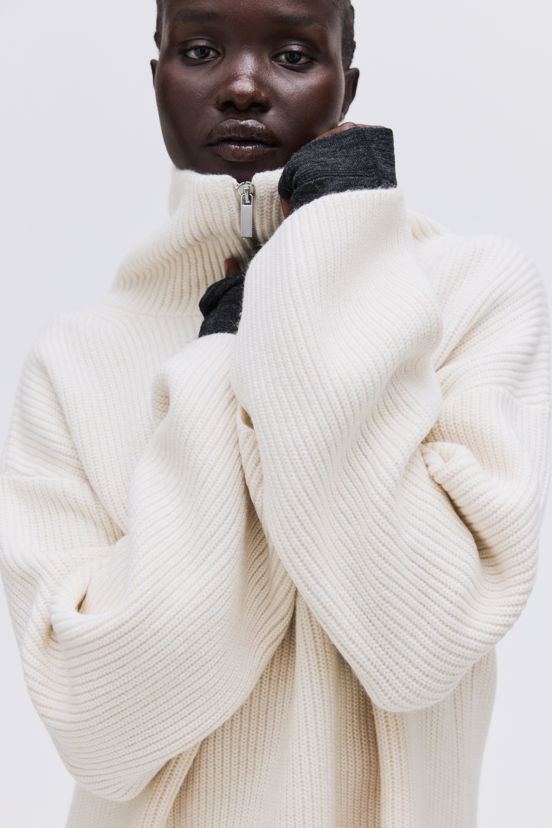 Moda Damska - Sweter o splocie w prążki z suwakiem u góry Kremowy - Size: L  - H&M