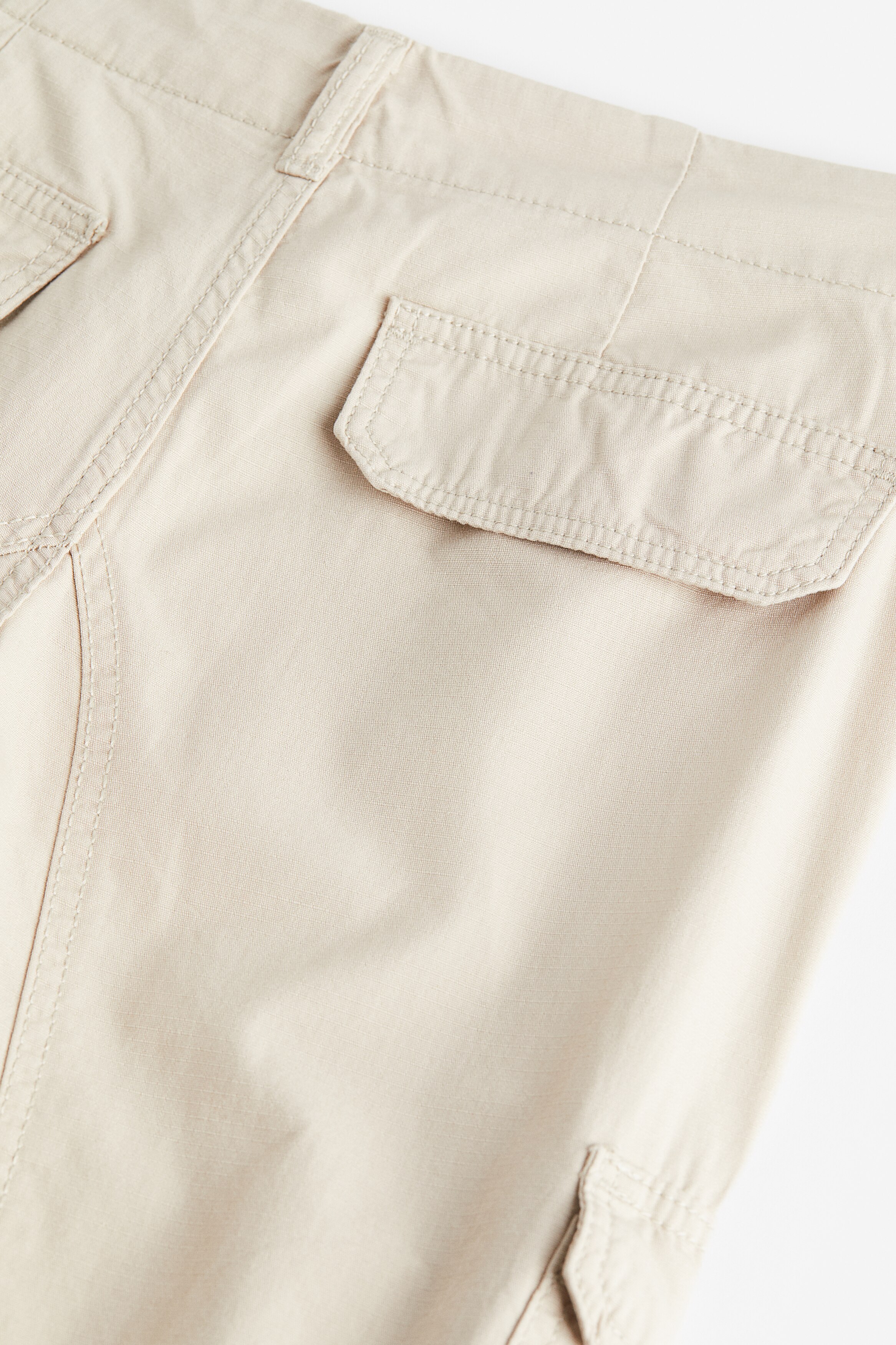 Low-waisted cargo trousers