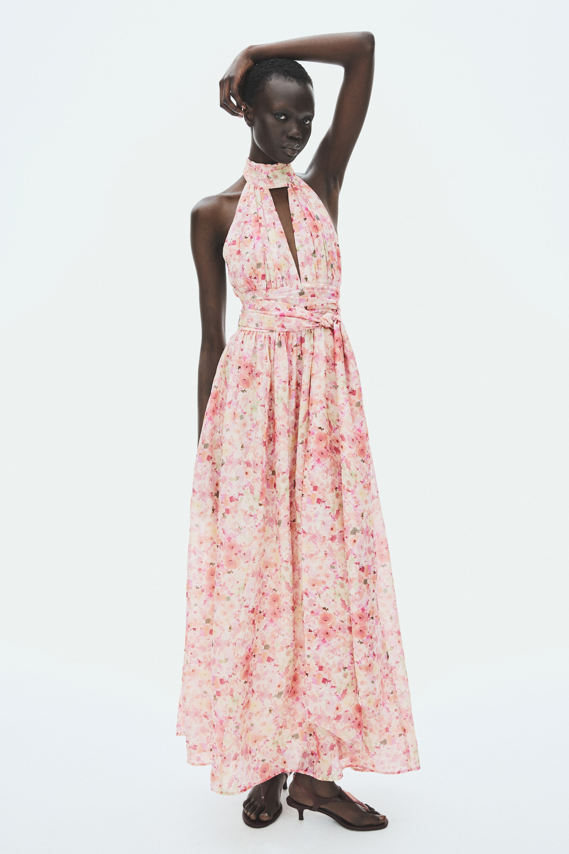 Robe dos nu avec liens à nouer