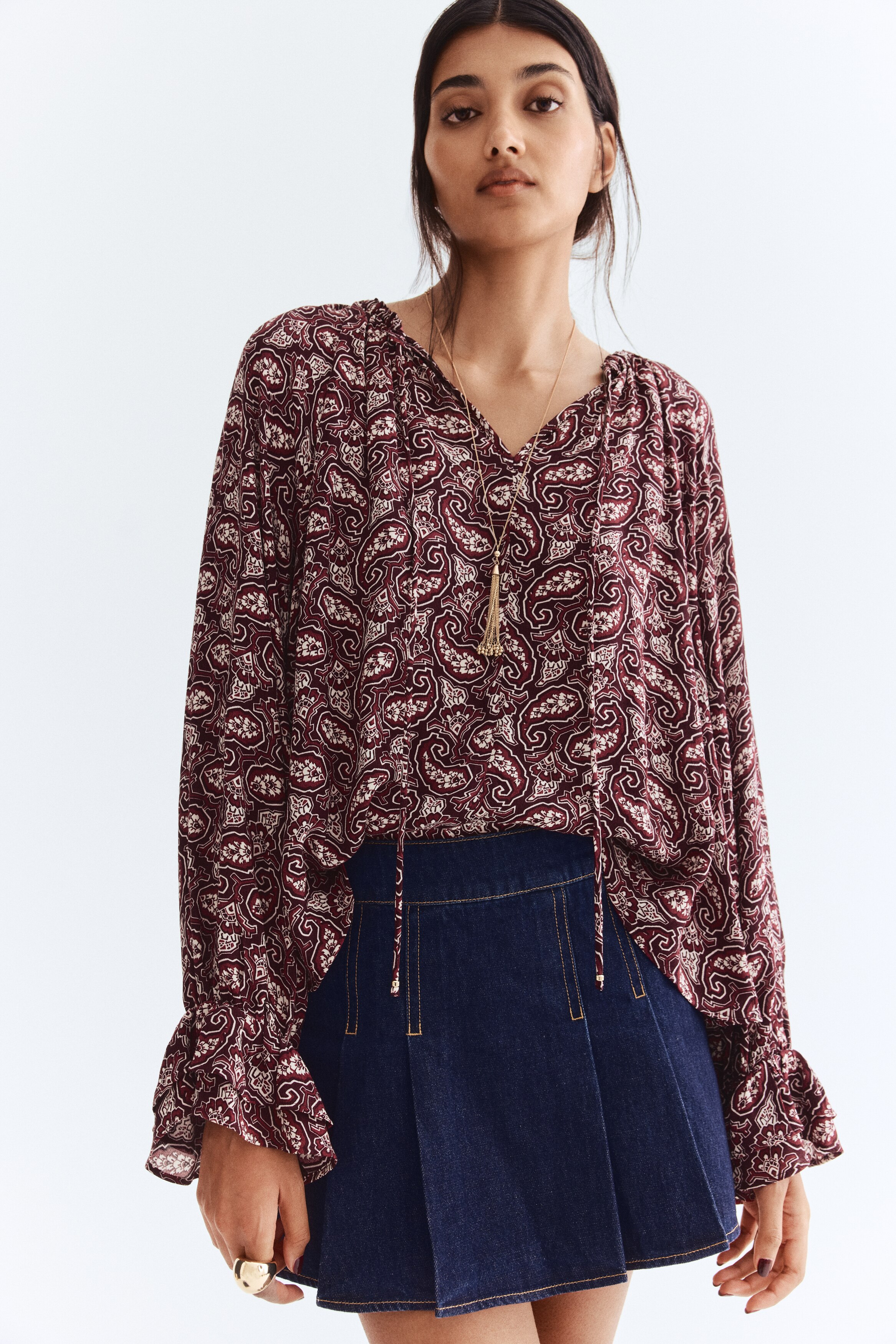 Frilled-sleeve blouse