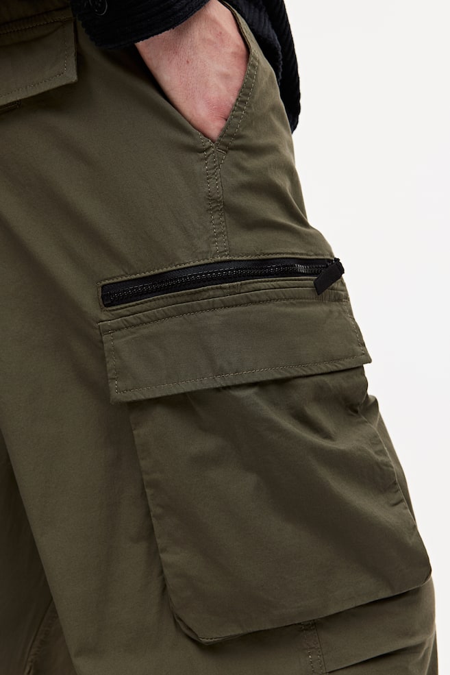 Relaxed Fit Cargo trousers - Dark khaki green/Black/Light grey - 4