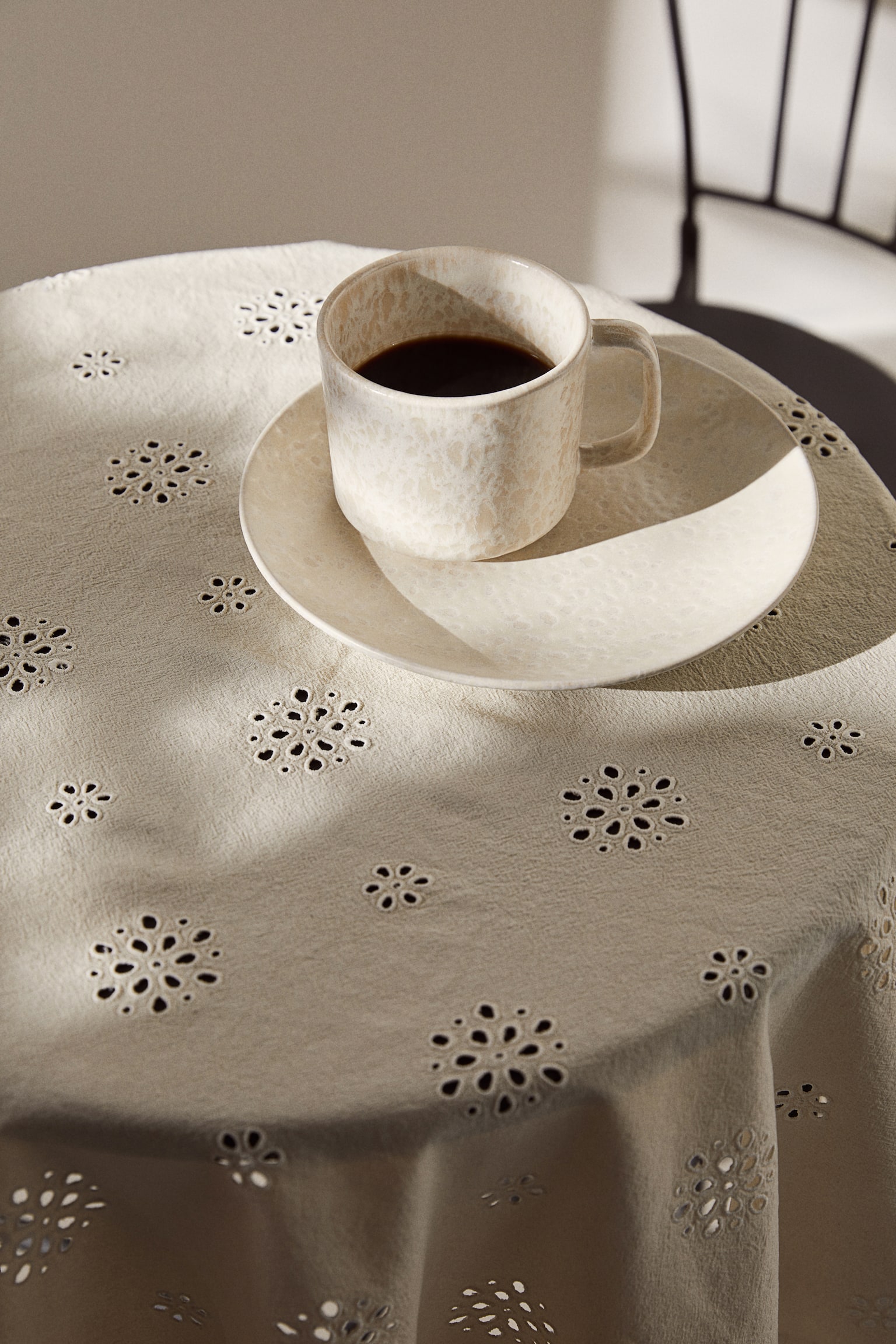 Nappe en broderie anglaise - Écru/brodé/Gris foncé/Rouge brique clair - 2