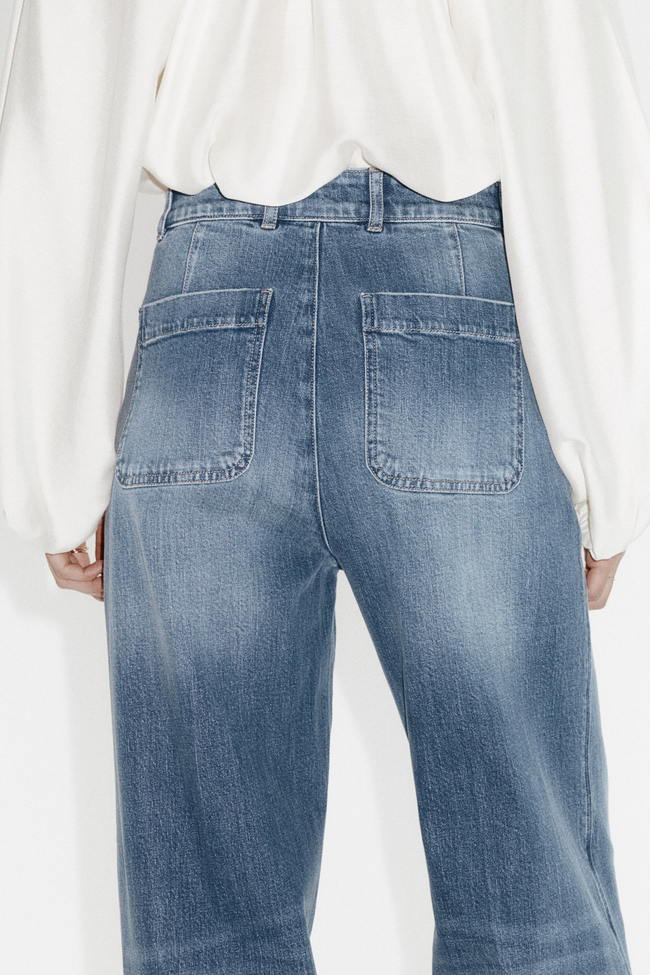 Jean taille haute avec jambes larges