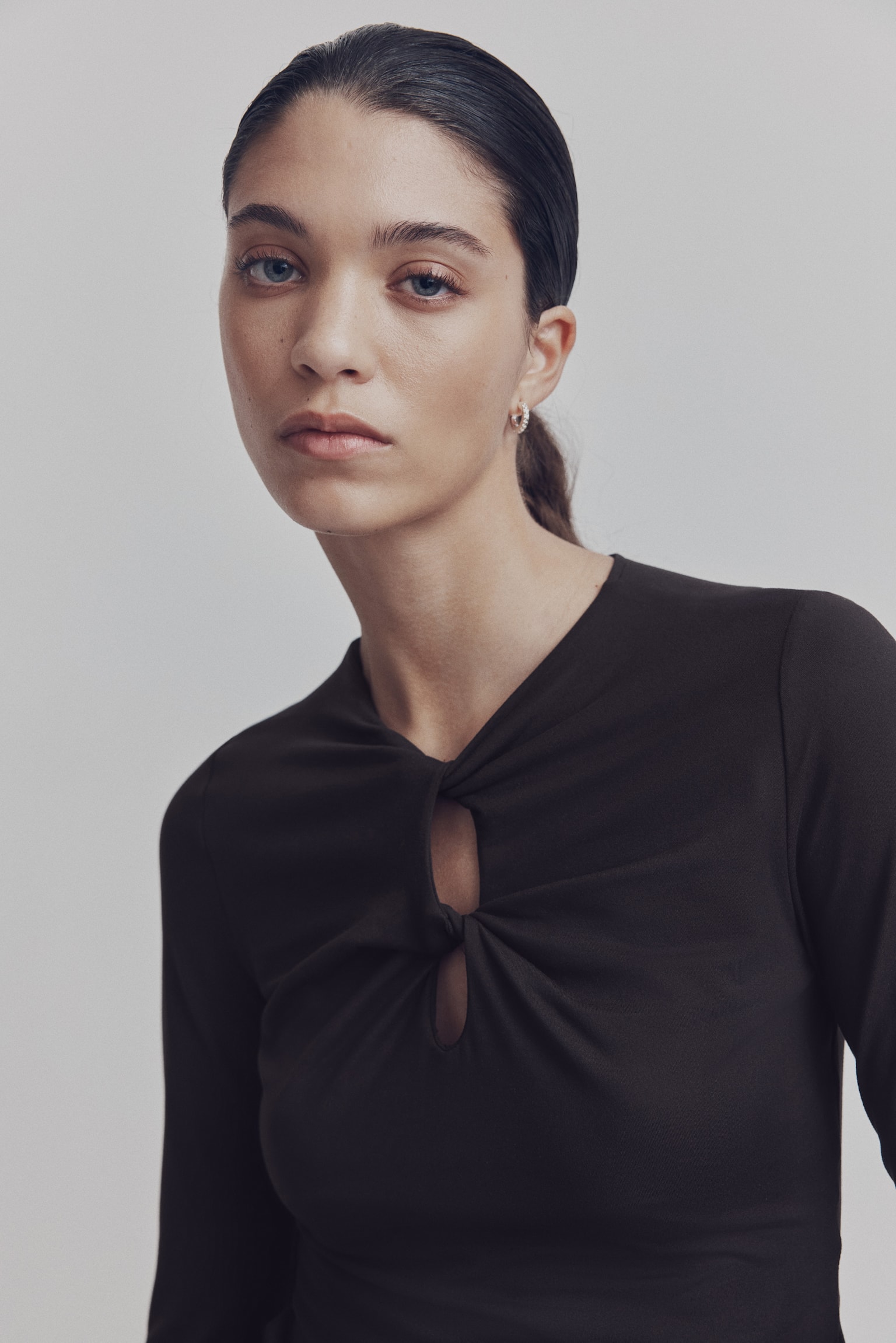 扭繞細節上衣 - 黑色/咖啡色/奶油色 - 4