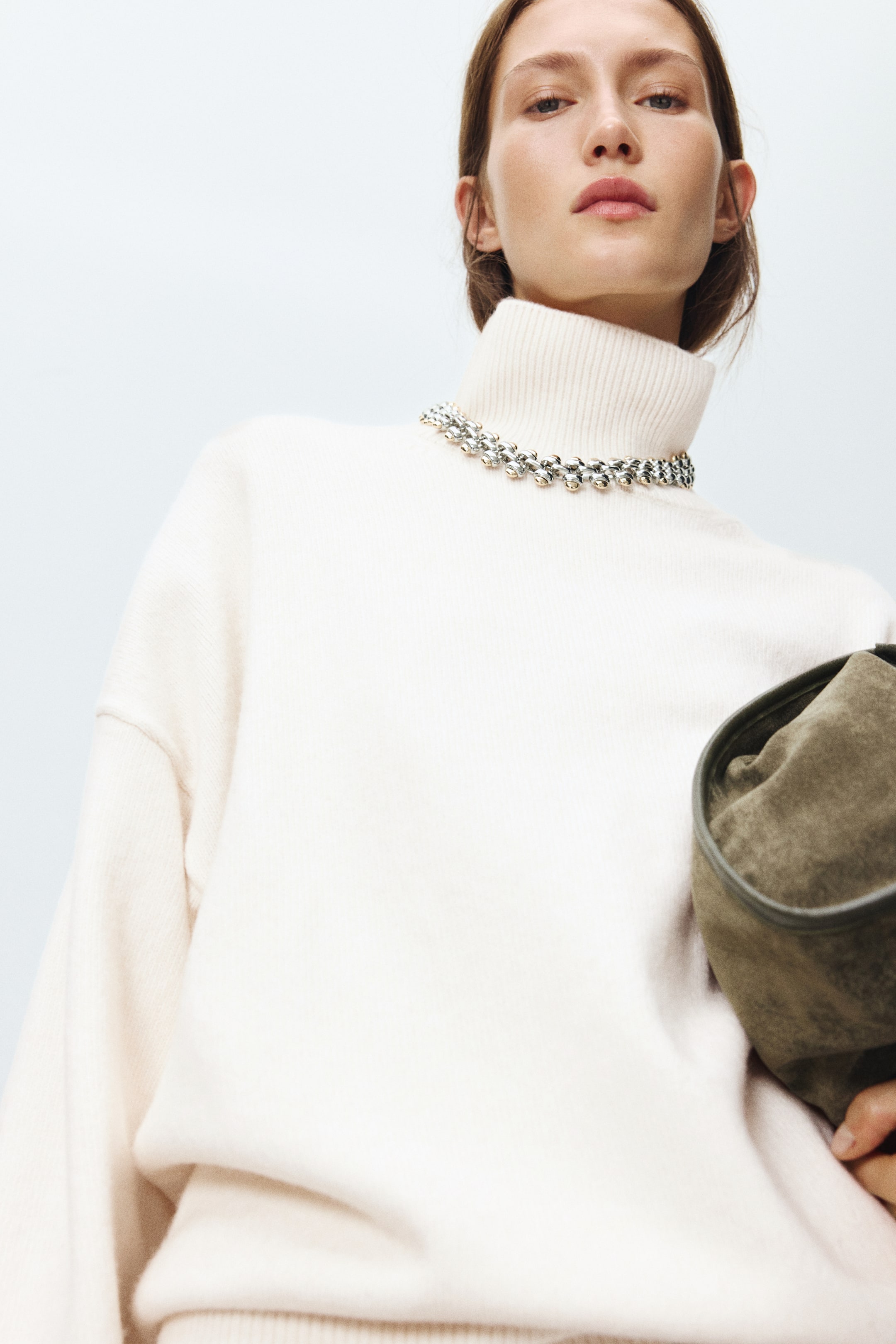 View larger image: Oversized turtleneck jumper - Cream - Ladies | H&M 1