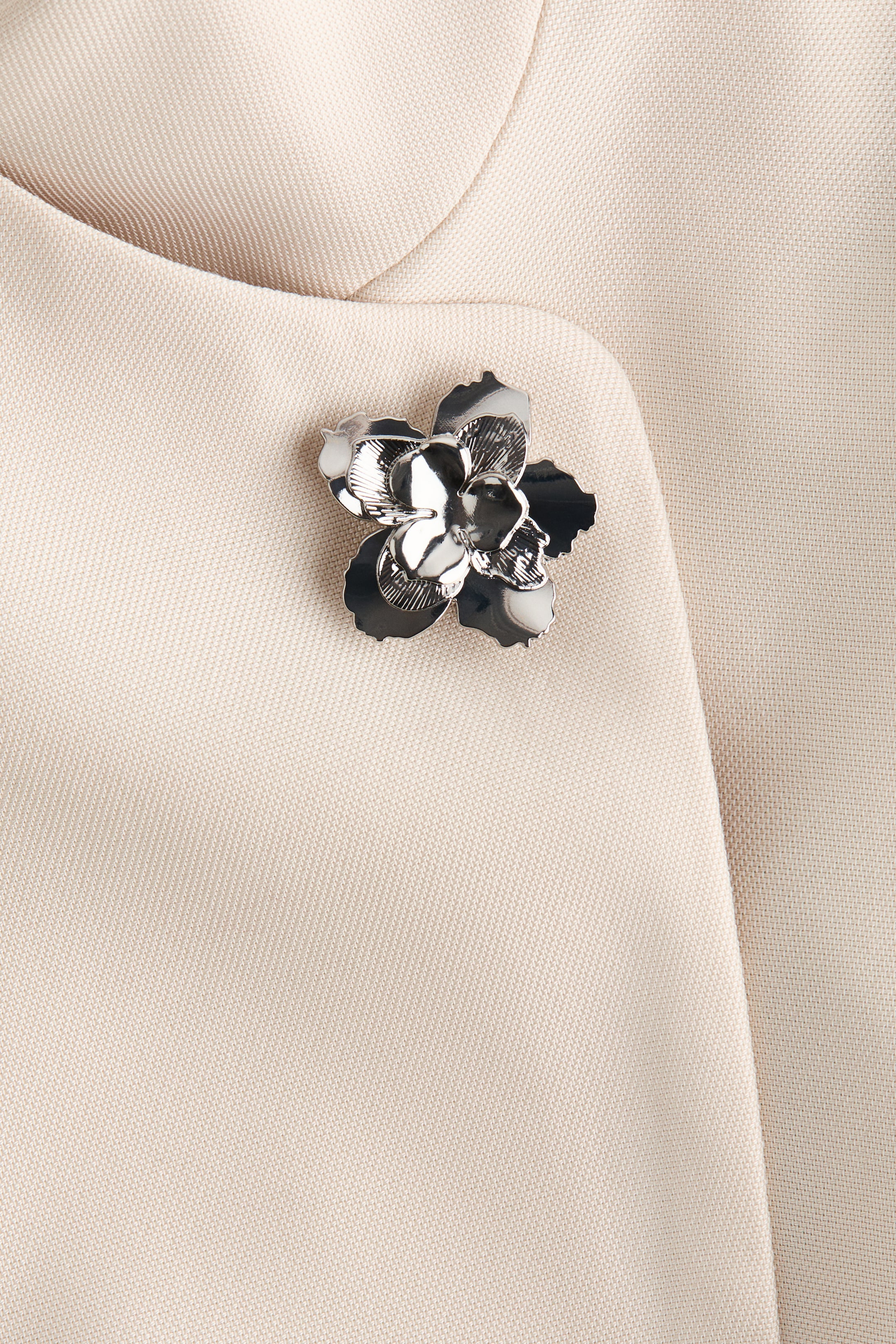 View larger image: Brooch-detail wrap blazer - Light beige - Ladies | H&M GB 8