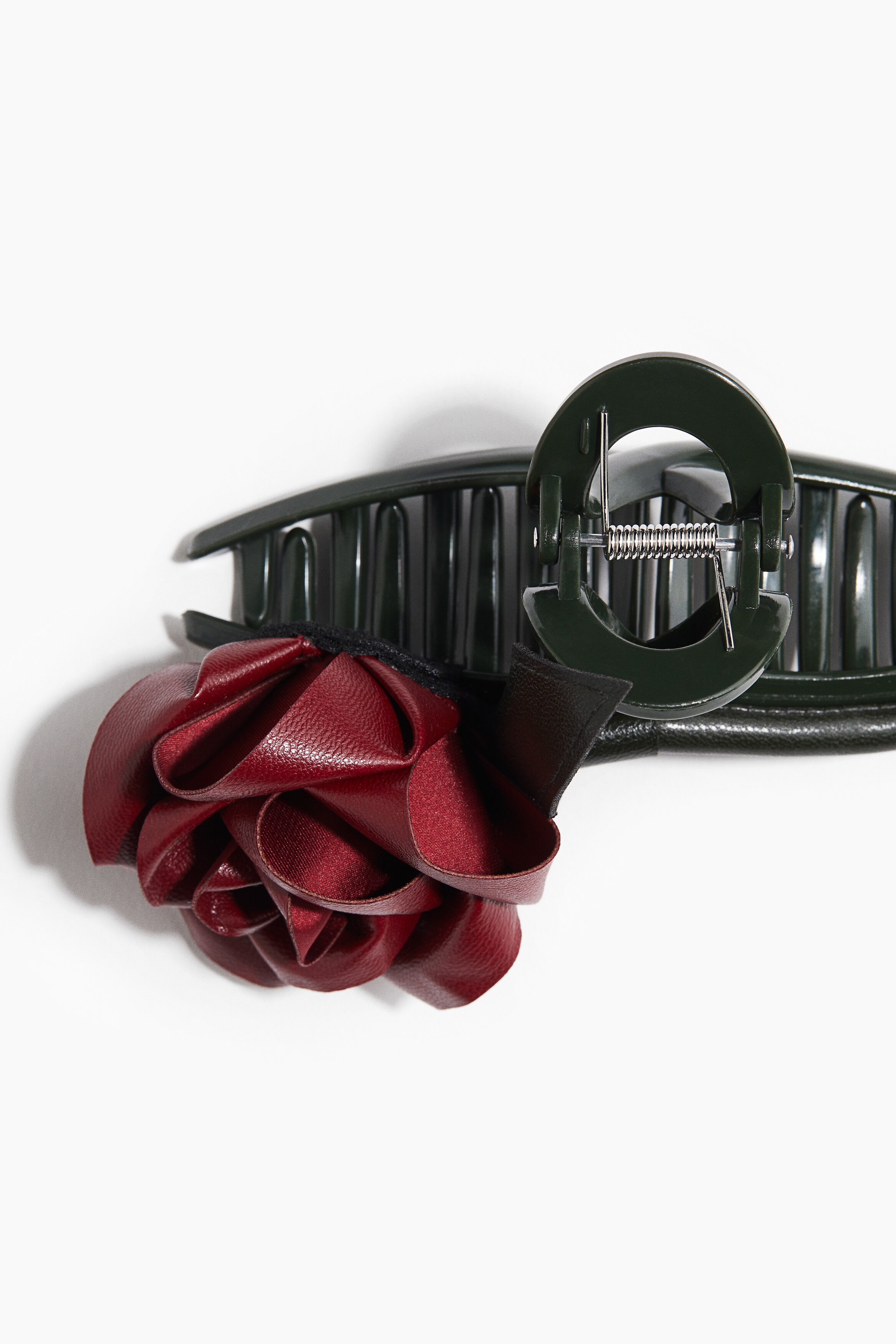 Flower-detail hair claw