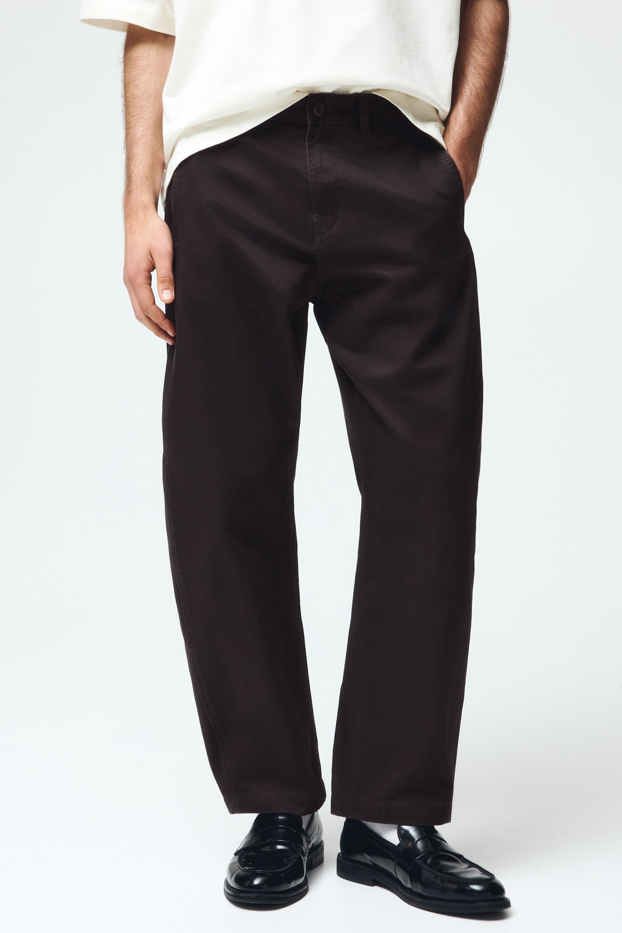 Relaxed-Fit Barrel-Leg Chinos