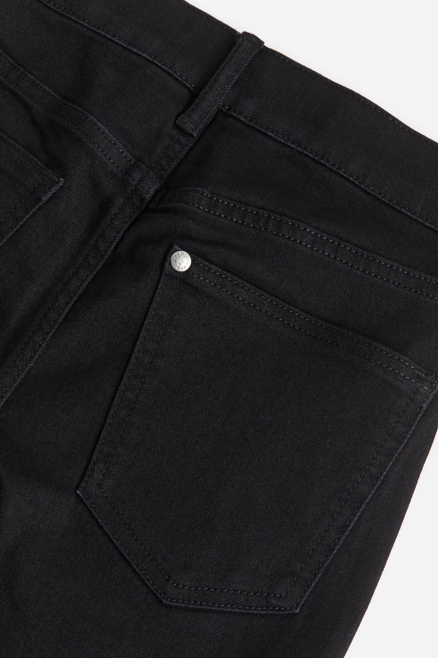 Quần short Slim Fit - Màu đen - 2