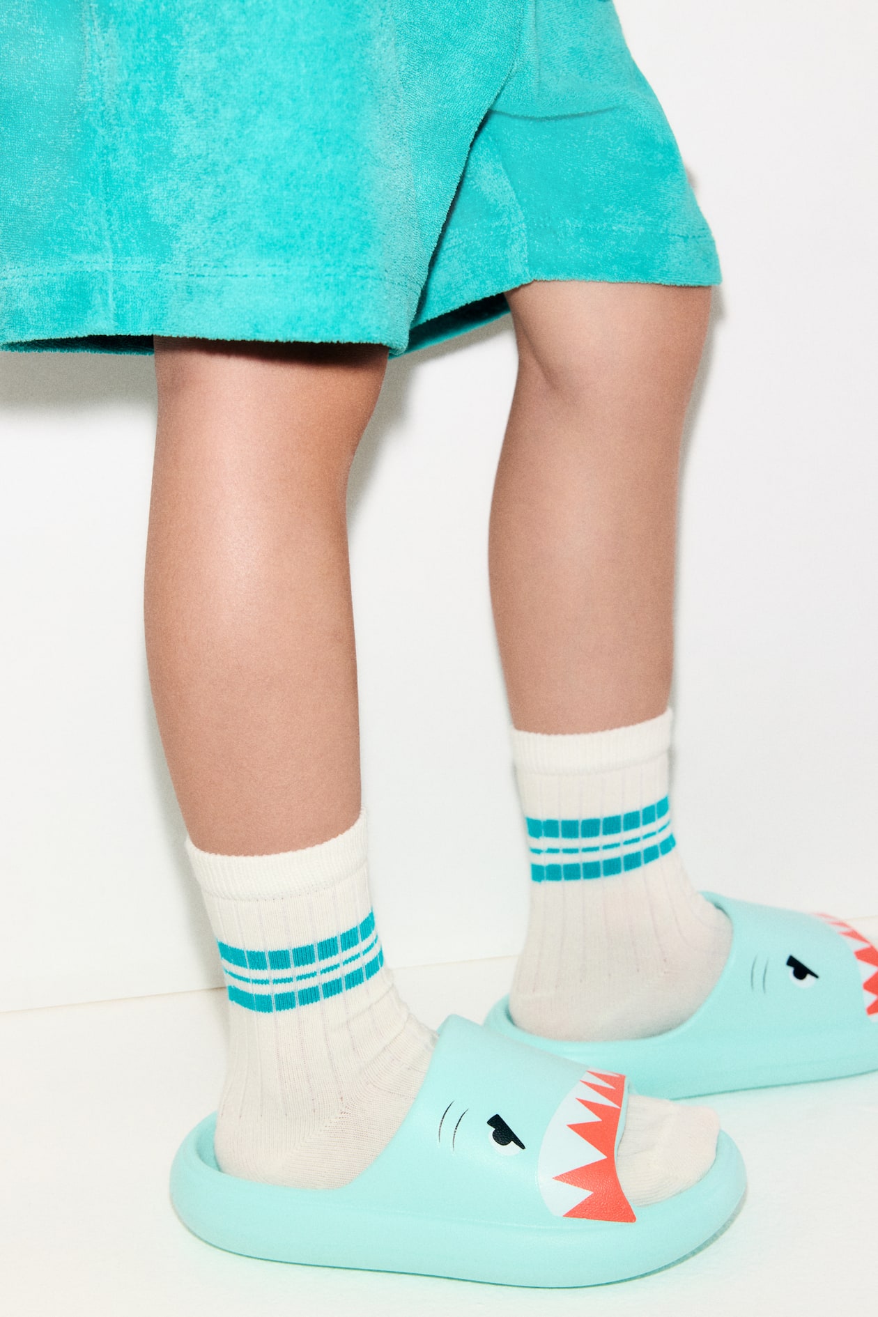 Print Design Chunky Pool Slides Light Turquoise Shark Kids H M AU print-design-chunky-pool-slides-light-turquoise-shark-kids-h-m-au