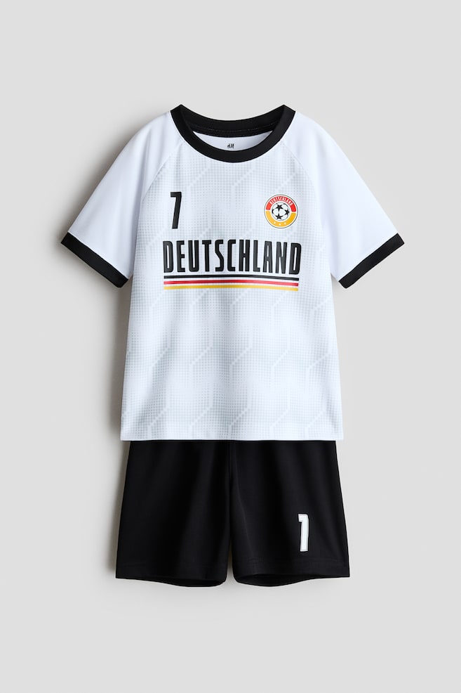 Conjunto de fútbol - Blanco/Deutchland/Blanco/Championship/Azul/Italia/Azul/France/Rojo/Polska/Naranja/Nederland/Rojo/Portugal/Rojo oscuro/Belgium/Rojo/Switzerland/Verde vivo/Goalie - 1