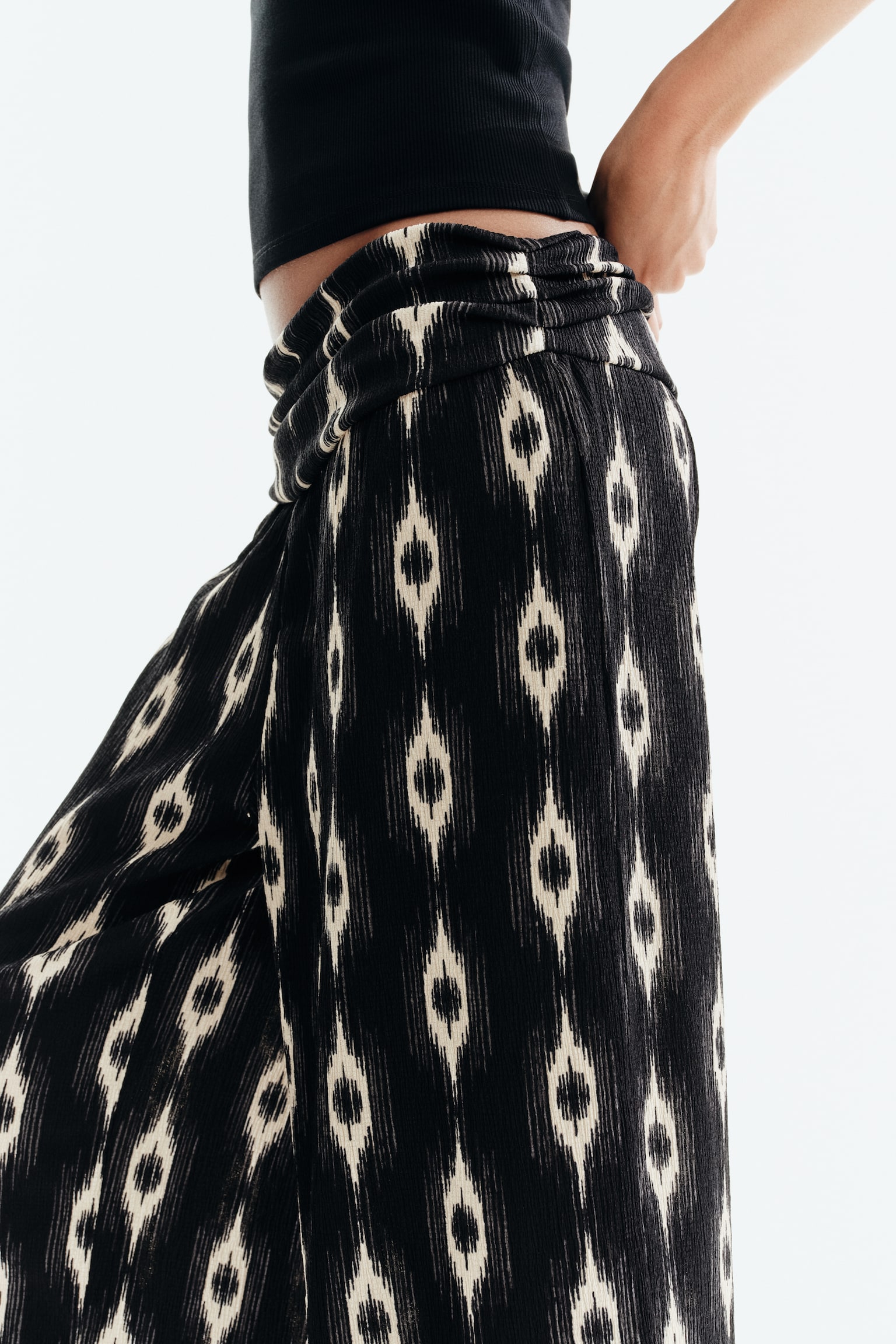 Wide gathered-waist trousers - 5