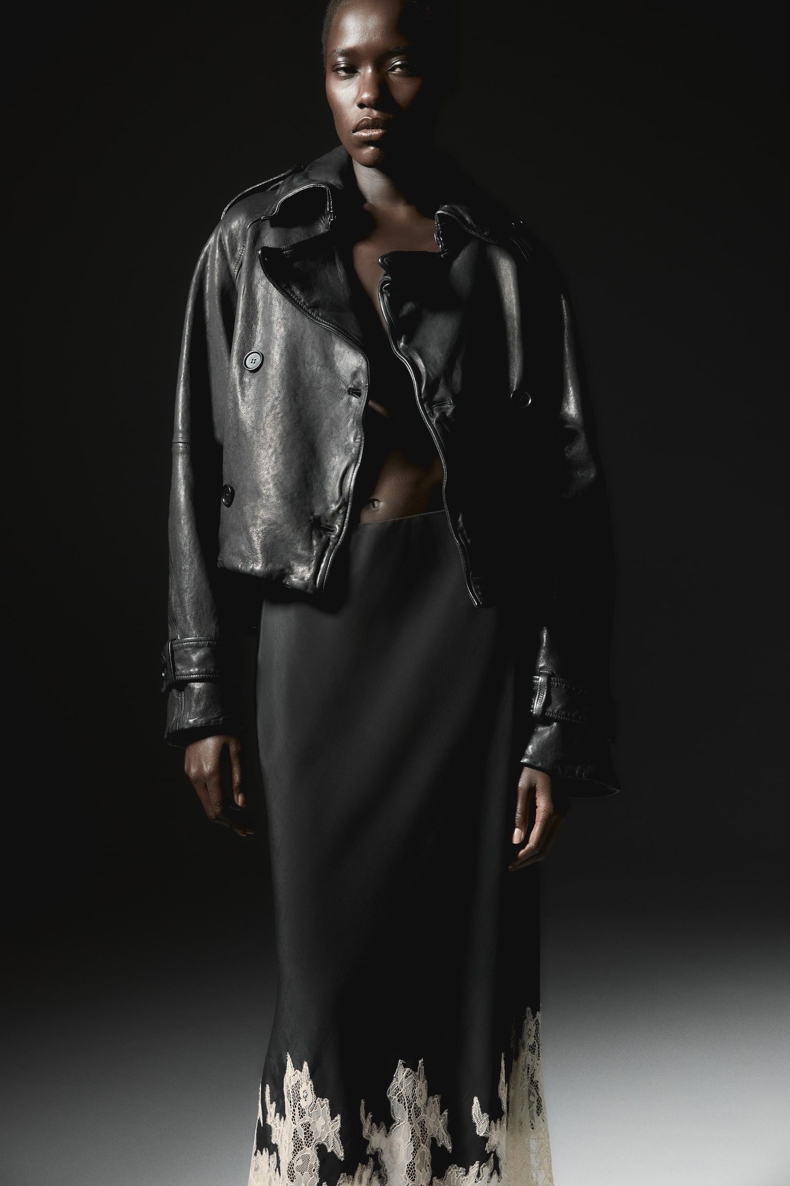 Lace-trimmed skirt - Black - 4