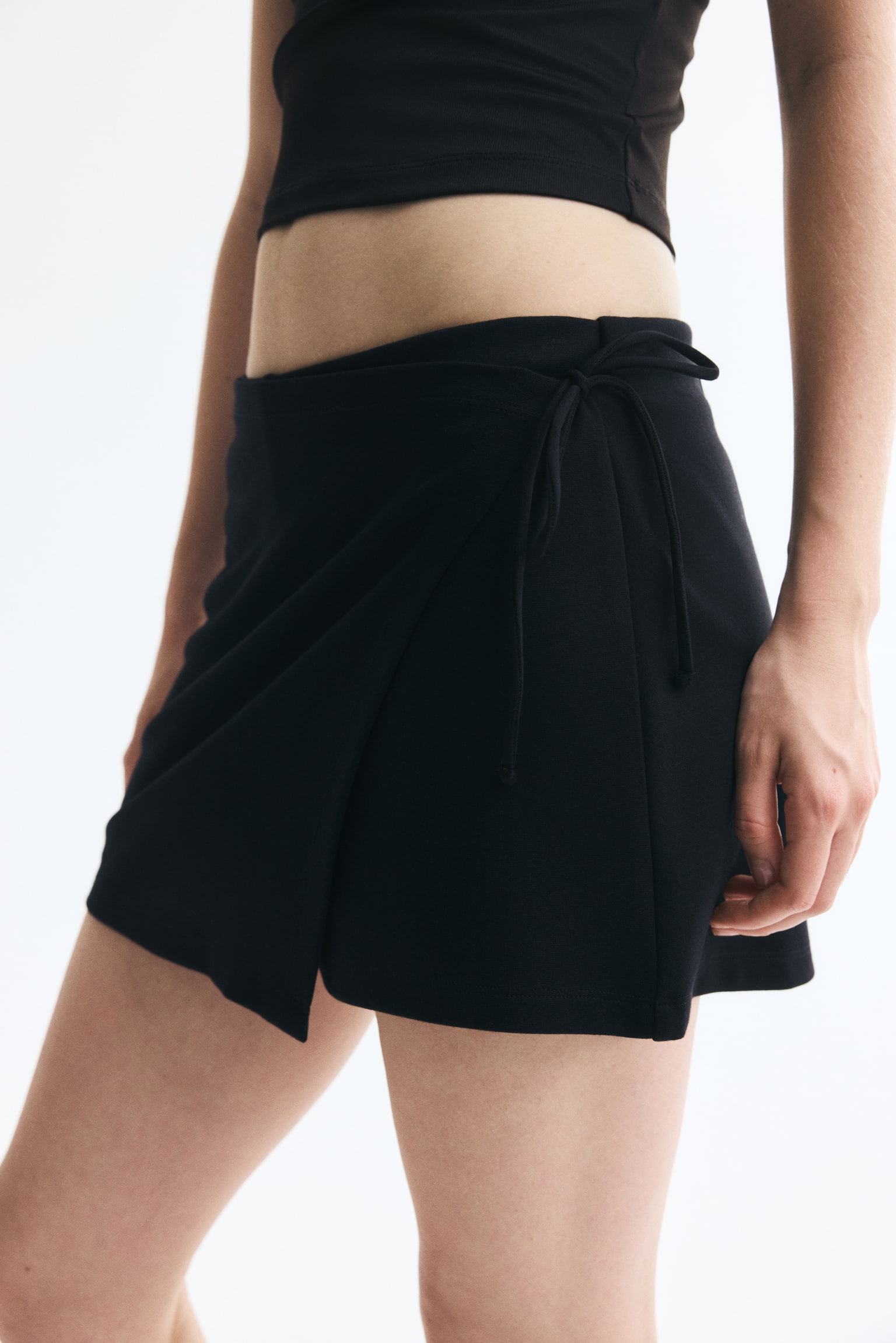 Женская юбка-шорты H&M Wrap Mini Skort, цвет: Чёрный — фото 3