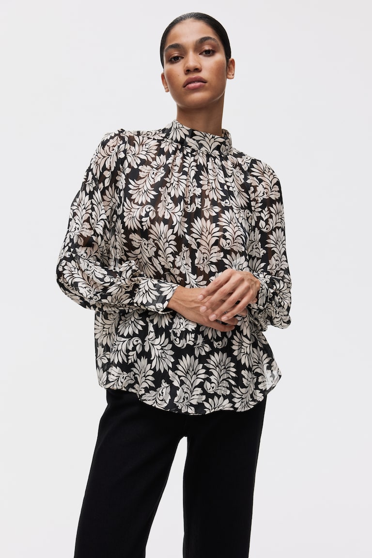 Bluza s uspravnom kragnom