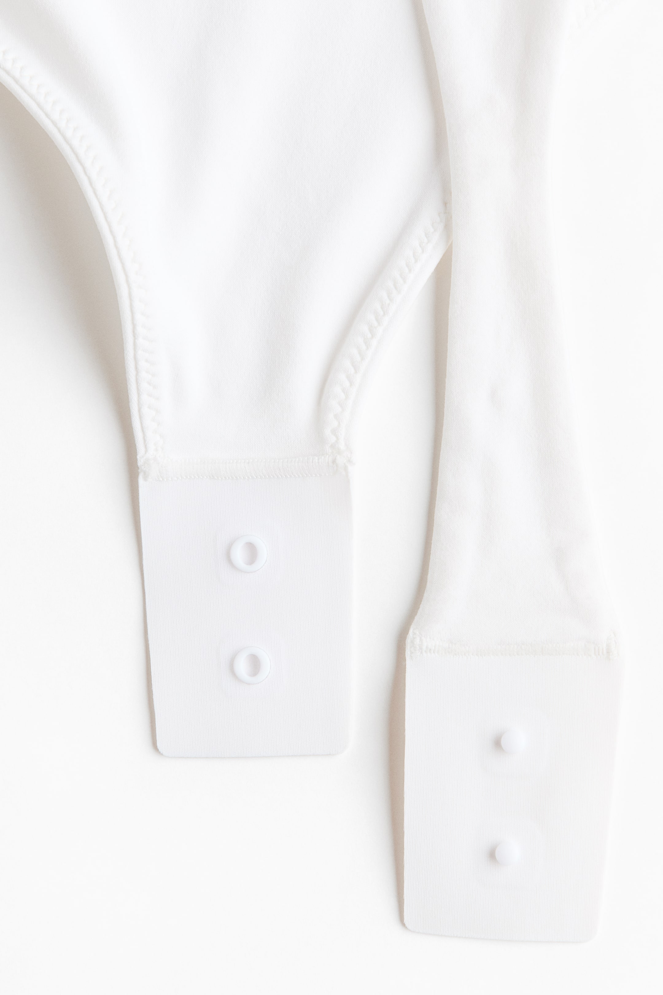 Maillot string sculptant avec dos nu
