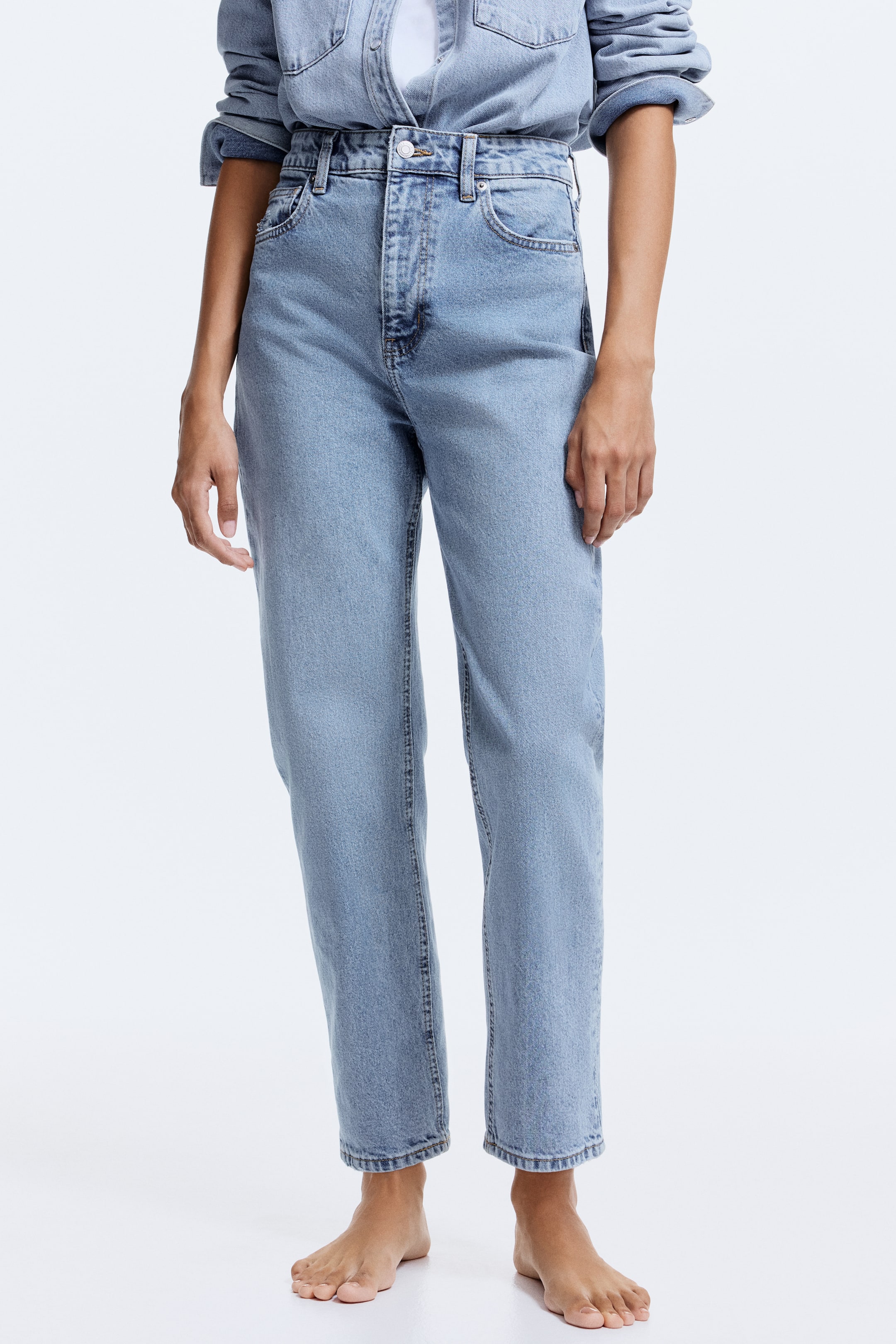 이미지 확대 보기: Slim Fit Mom High Ankle Jeans - Light denim blue - 여성 | H&M KR 2