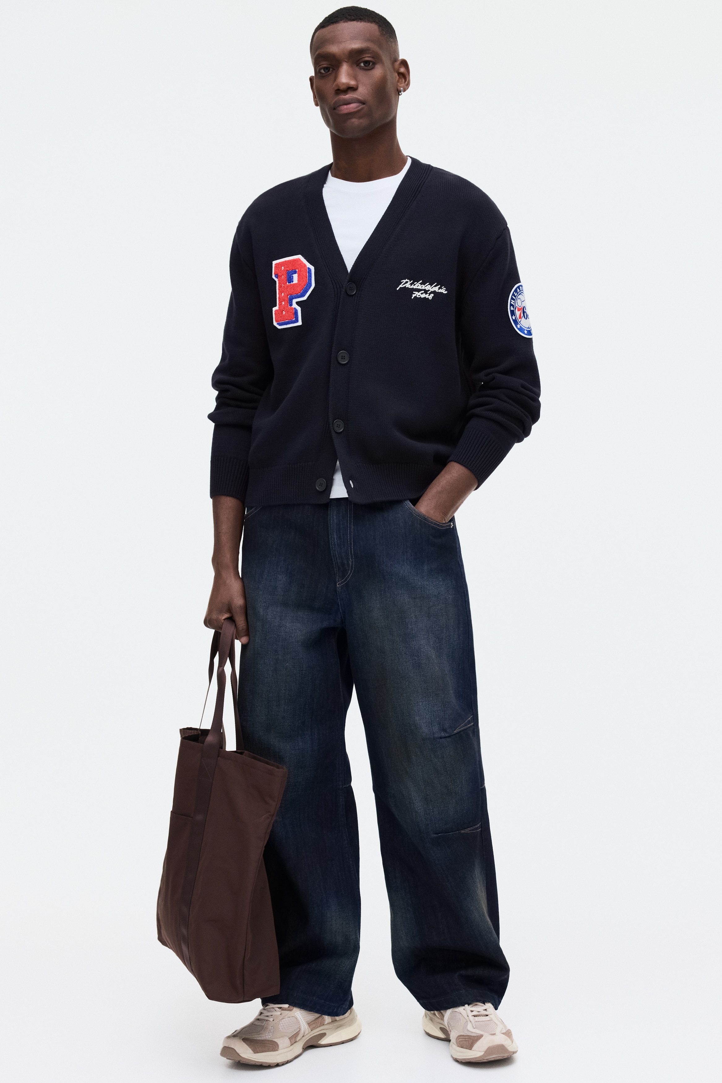 Regular-Fit Embroidered-Motif CardiganModel