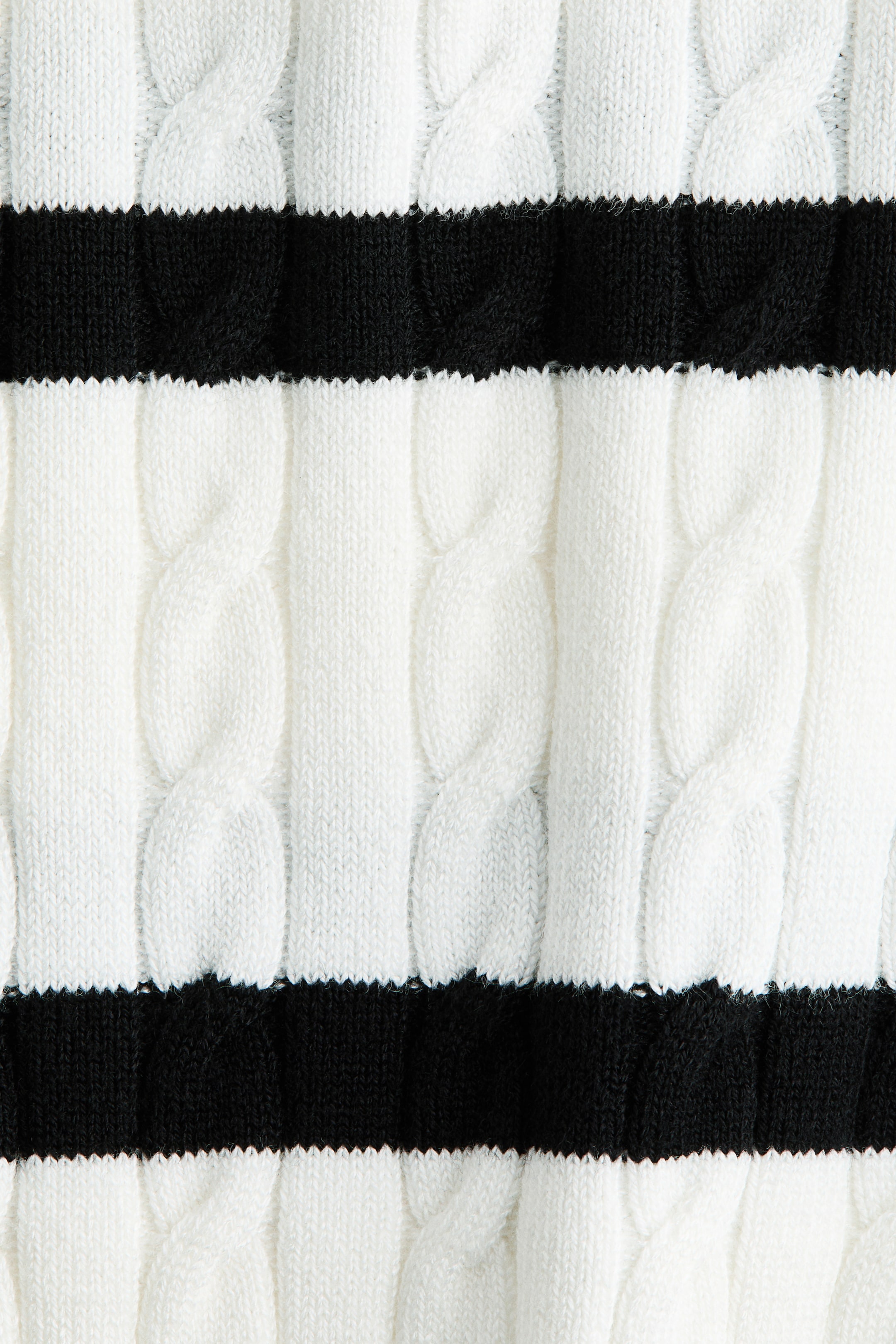Chandail en tricot torsadé