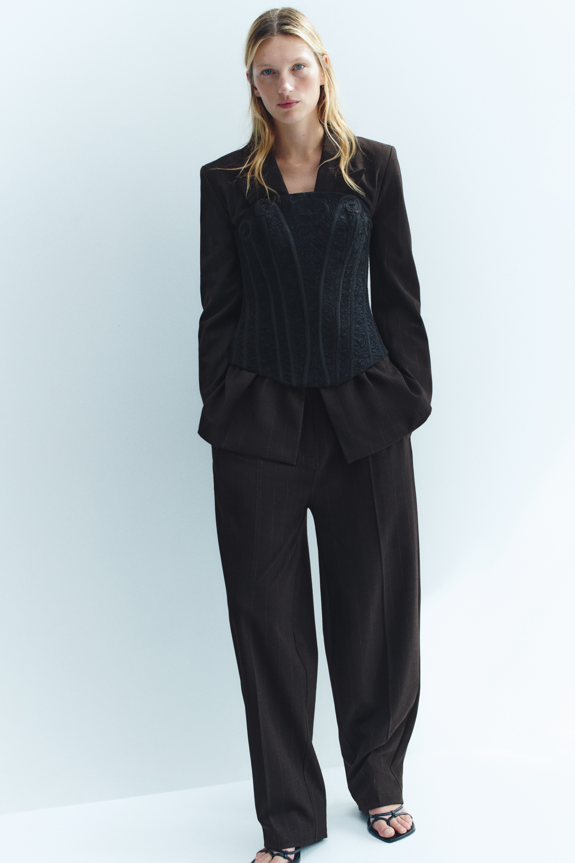 Pantalone elegantnog kroja od kepera - Tamnosmeđa/tanke pruge/Tamnosmeđa/pepito dezen