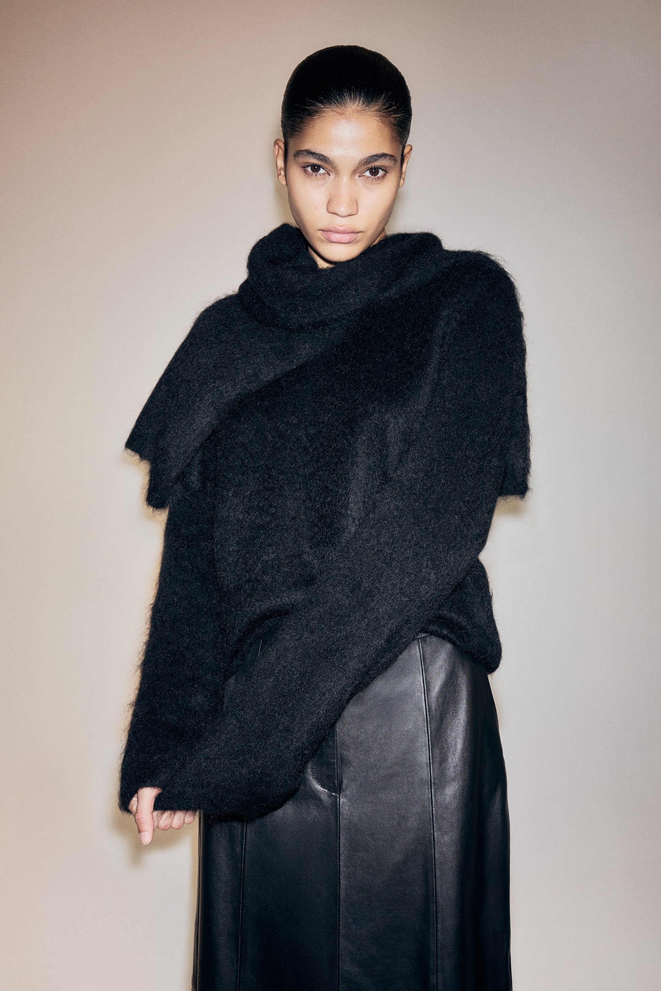 View larger image: Mohair-blend jumper - Black - Ladies | H&M IN 3