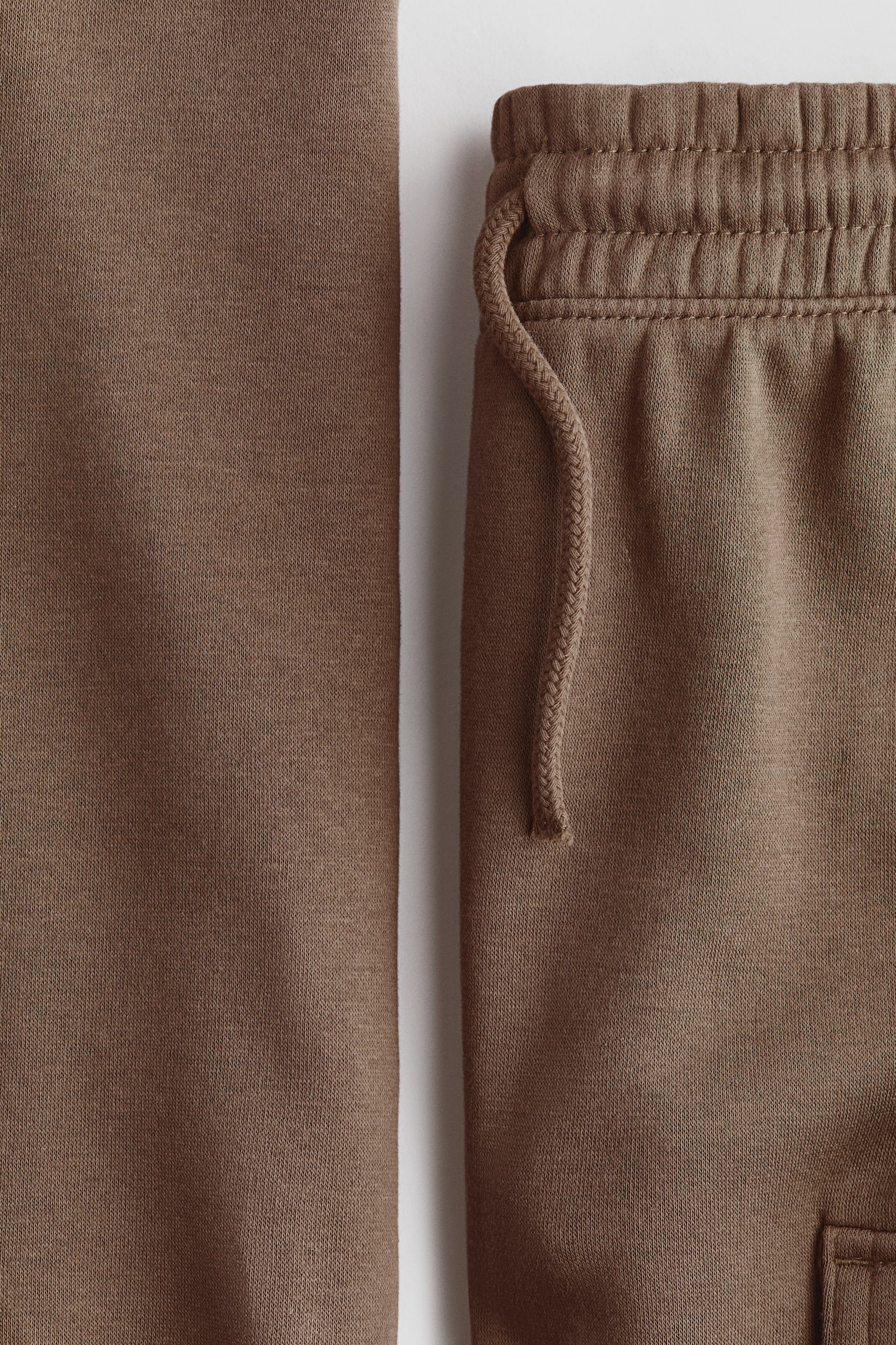Детский комплект H&M 2-Piece Brushed-Inside Sweatshirt and Joggers Set, цвет: Тёмный серо-коричневый — фото 2