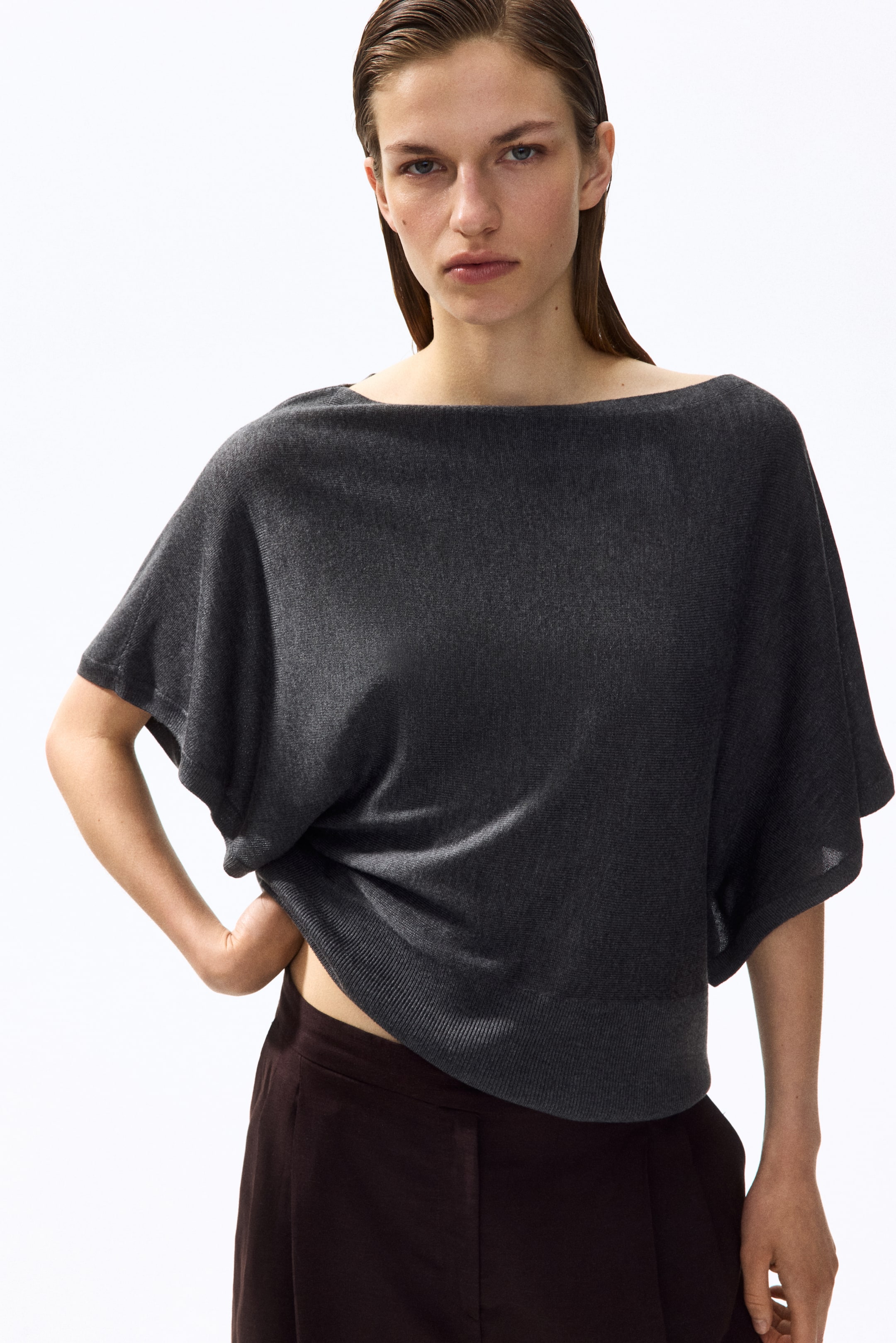 Batwing-Sleeved Fine-Knit Top