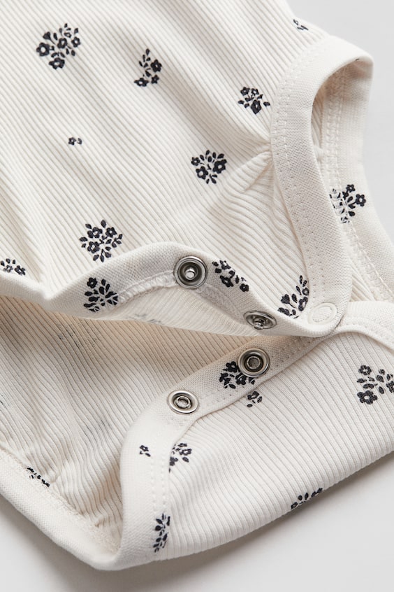 Newborn Baby Clothes | Girls & Boys | H&M CA