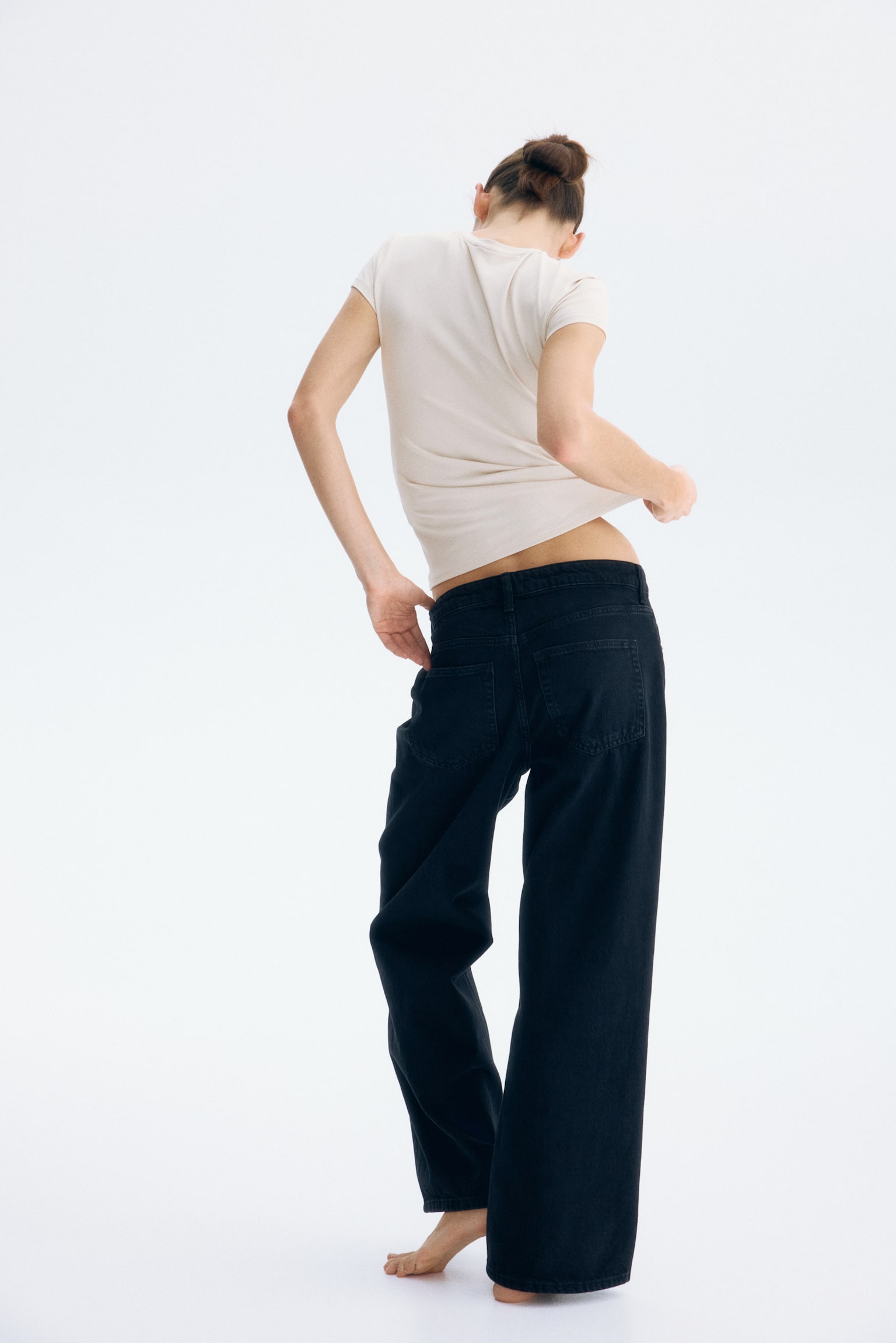 Тениска по тялото от микрофибър - Светлобежов/Бял/Тъмнокафяв/Матоворозов/Черен/Светлобежов/Морскосин/Морскосин/Светлосив/Сиво-кафяв/Тъмнозелен - 3