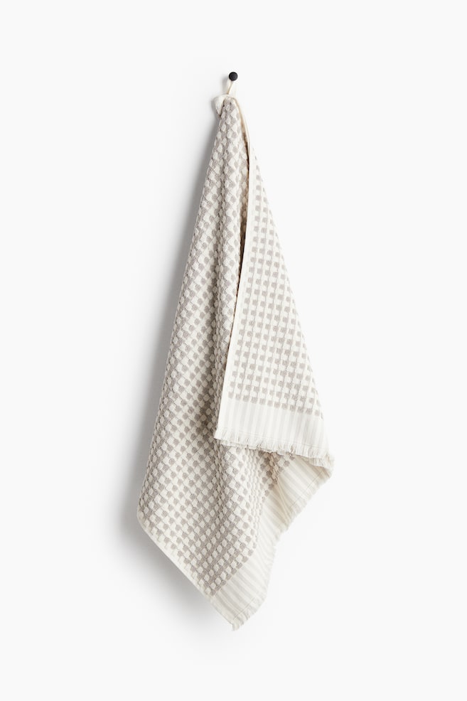 Patterned cotton terry bath towel - Beige/Spotted - 1