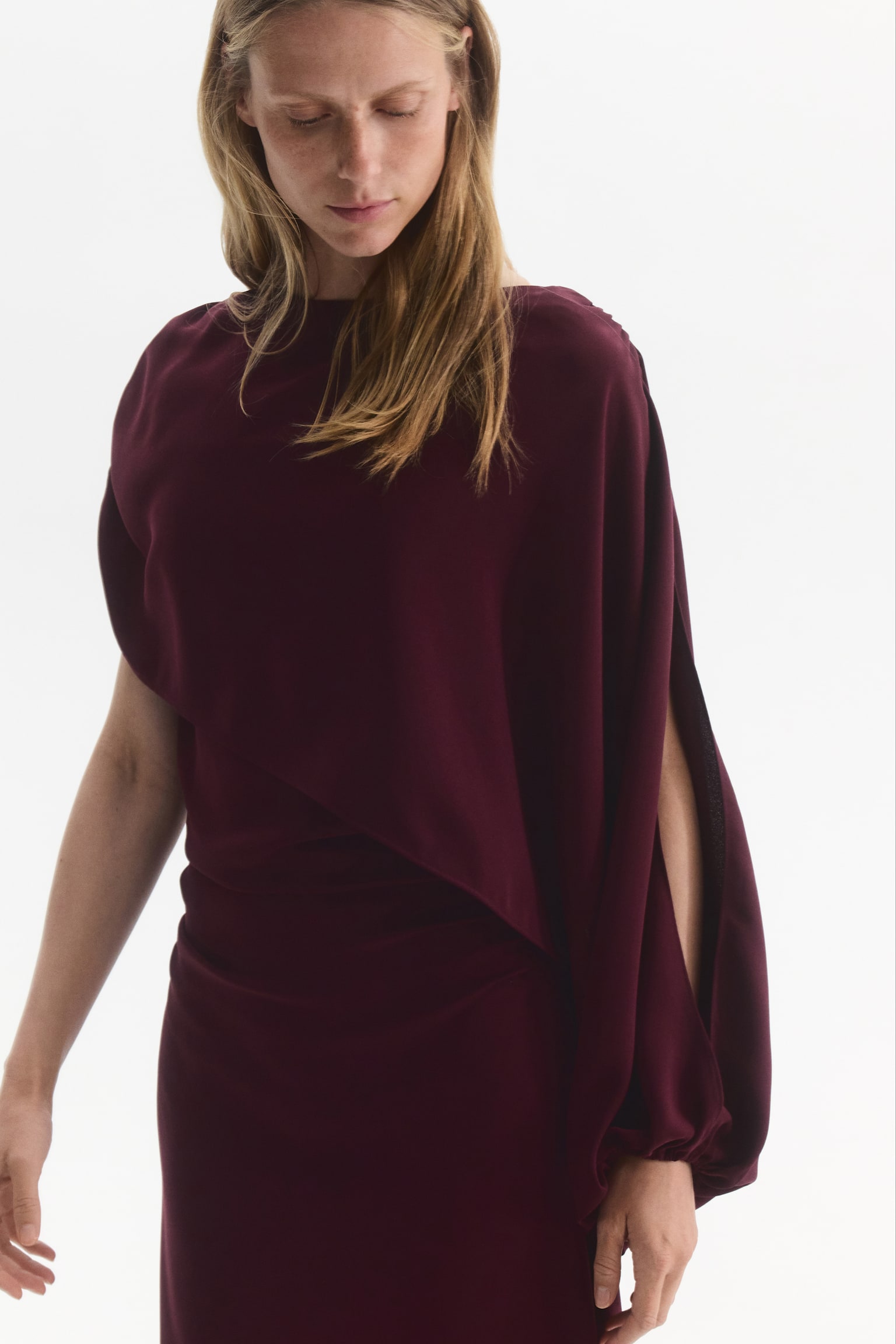 Женское платье H&M Mama Cape-Detail Nursing, цвет: Бордовый — фото 4