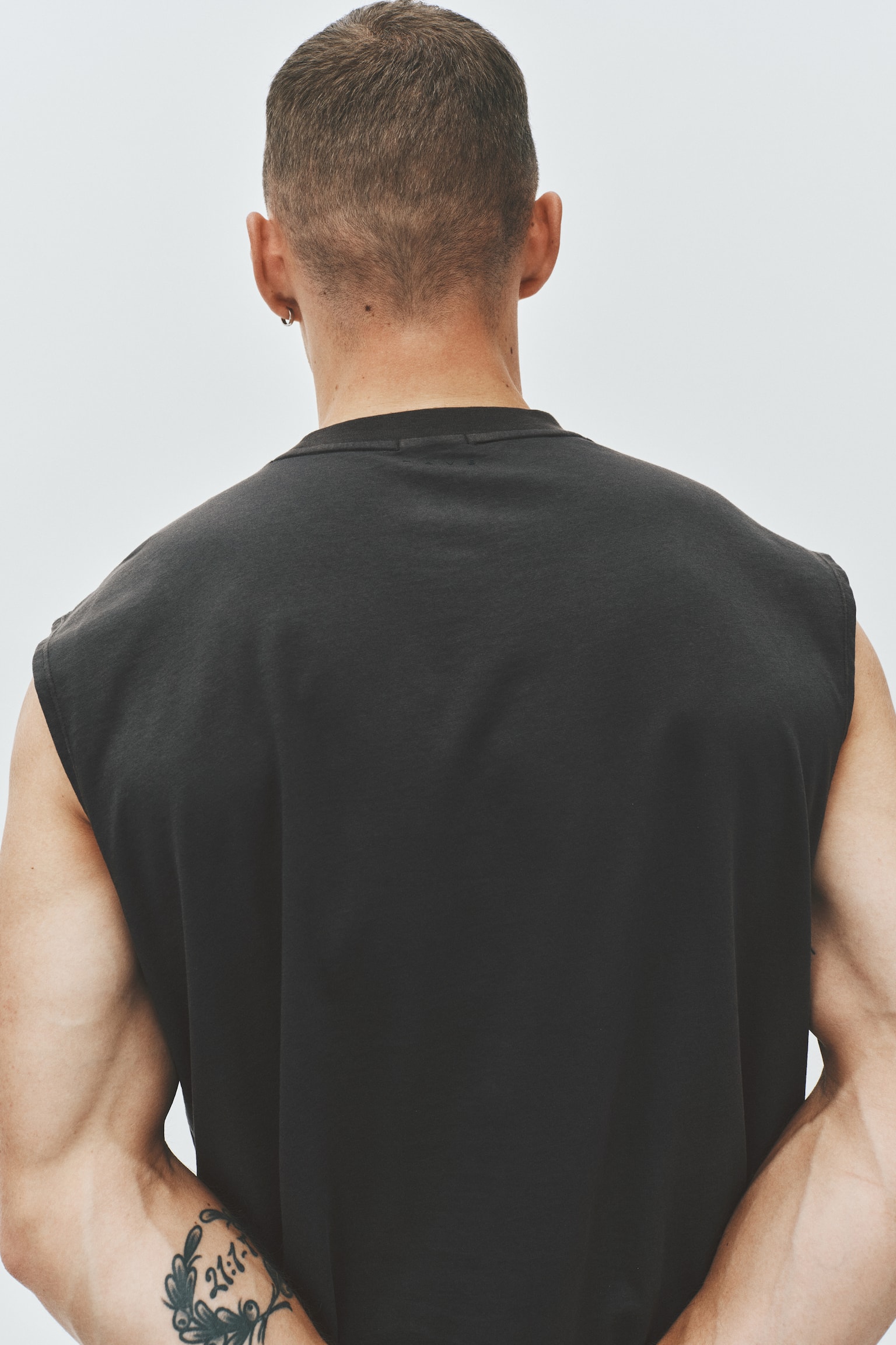 Мужской топ H&M Move Loose-Fit Sports with DryMove™, цвет: Тёмный серый — фото 5