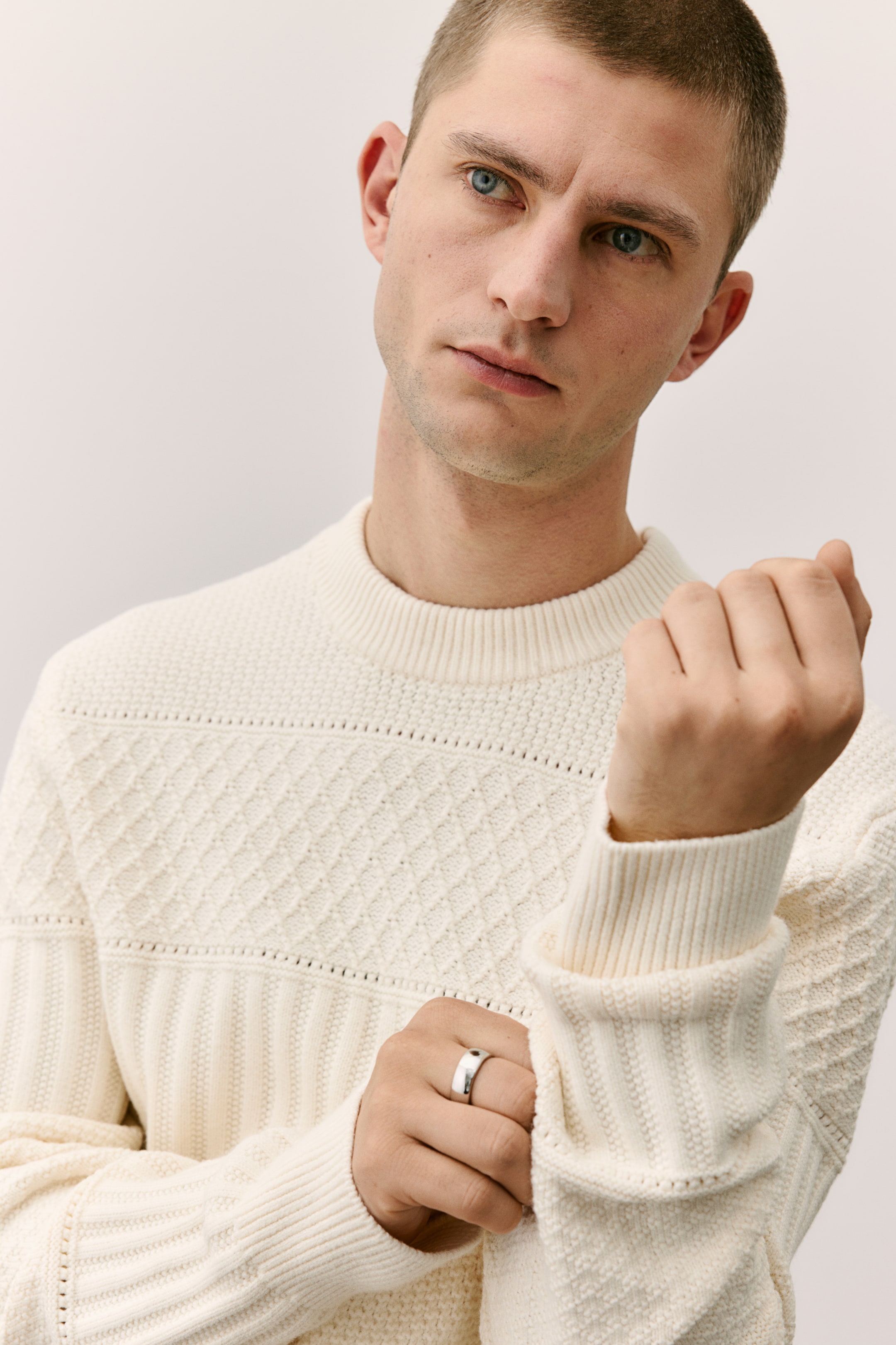 Regular Fit Textured-knit jumper - Cream - Men | H&M GB 3