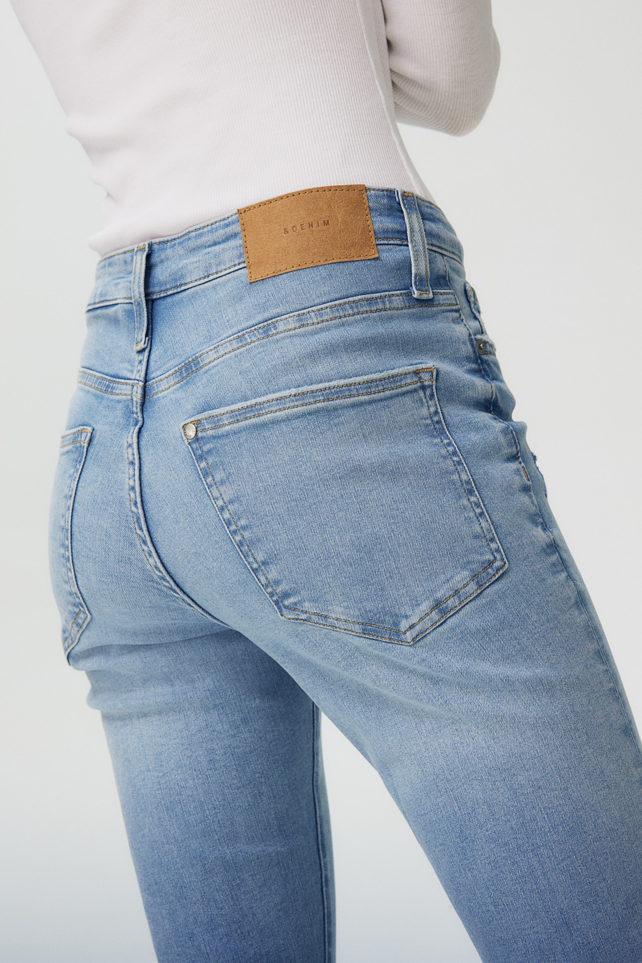 Flared Ultra High Jeans - Ultra high waist - Long - Light denim blue ...