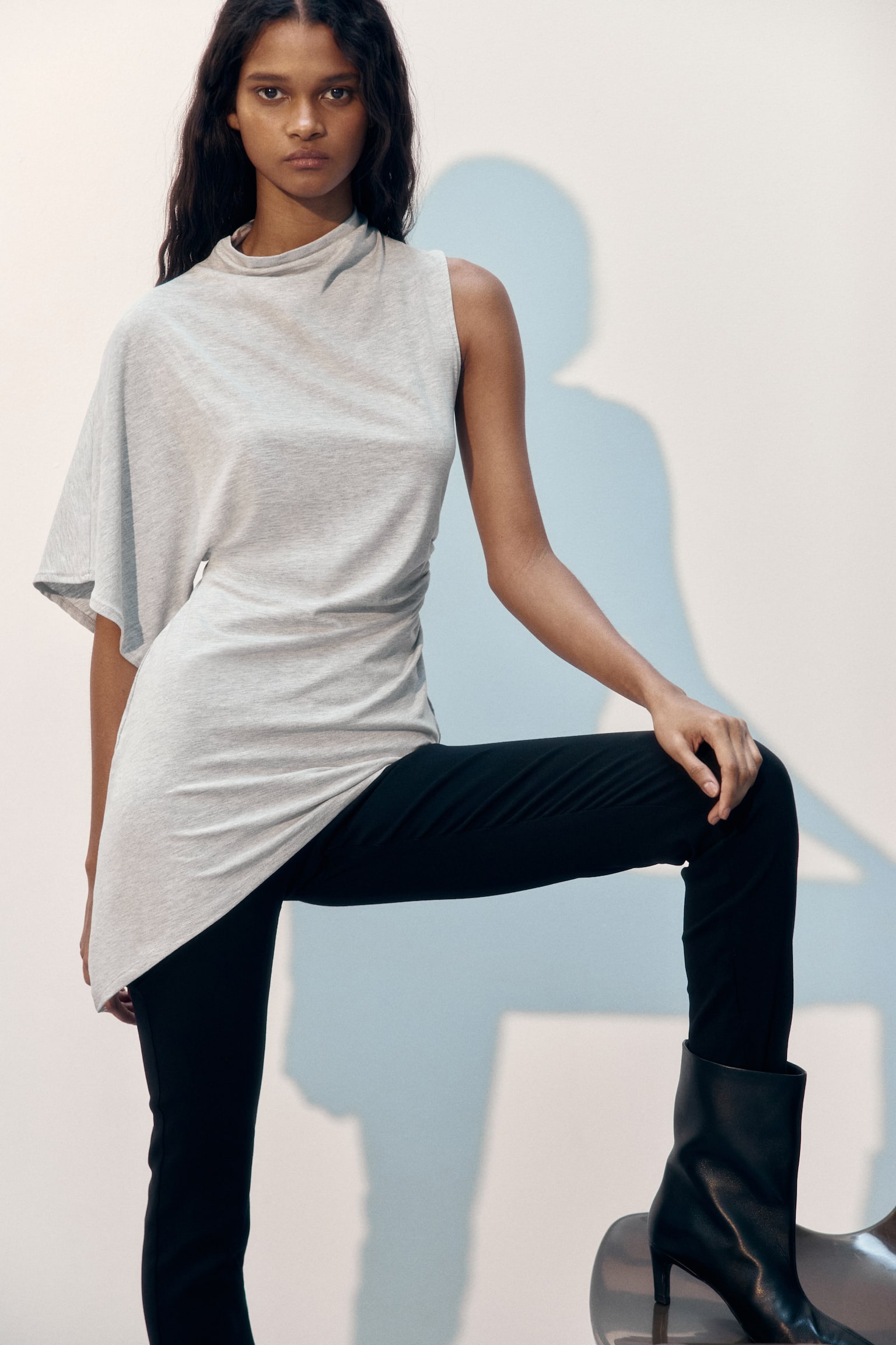 Asymmetrisches Top mit Turtleneck - Hellgraumeliert - 1